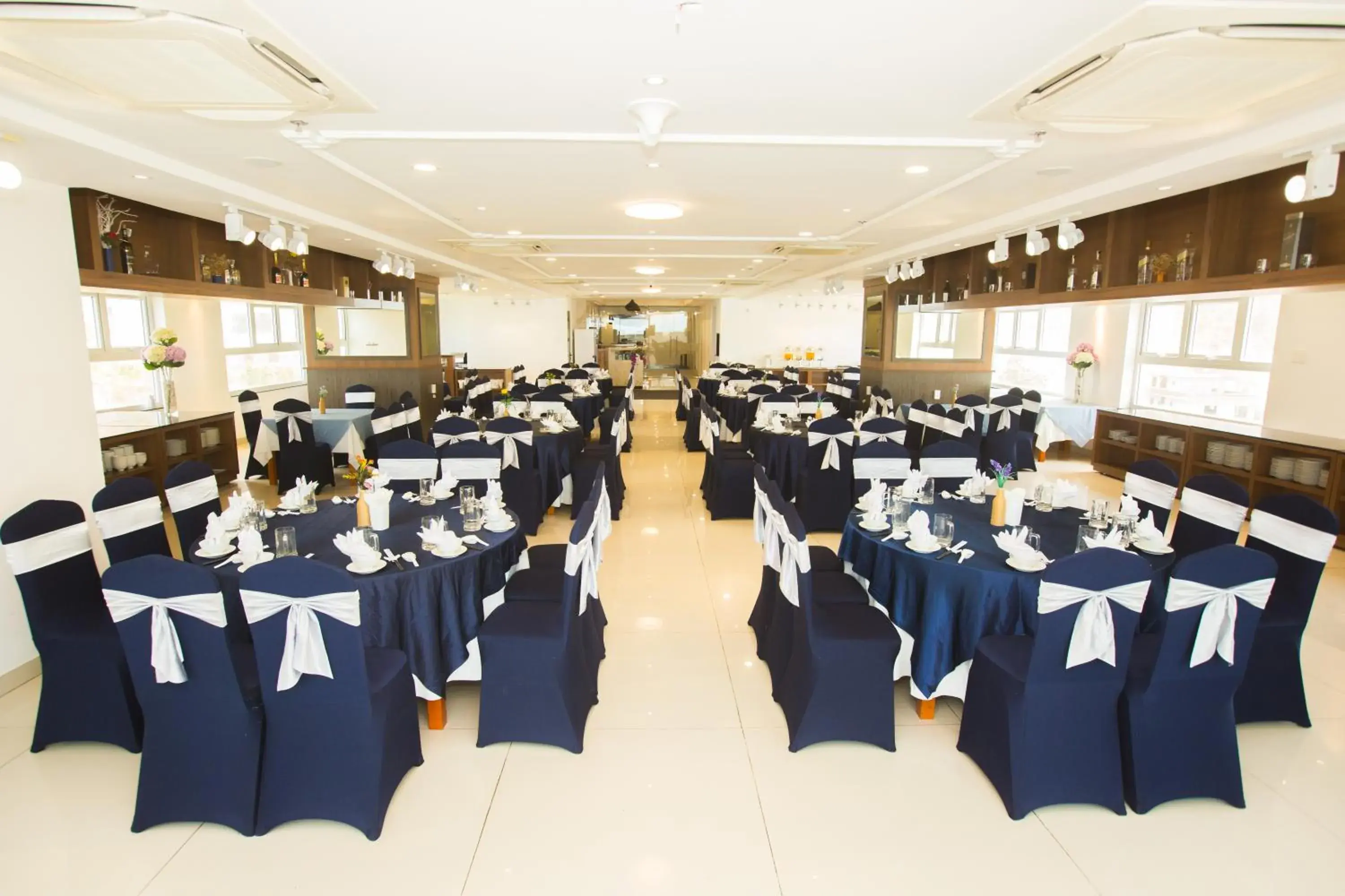 Restaurant/places to eat in Mermaid Seaside Hotel Restaurant/places to eat in Mermaid Seaside Hotel