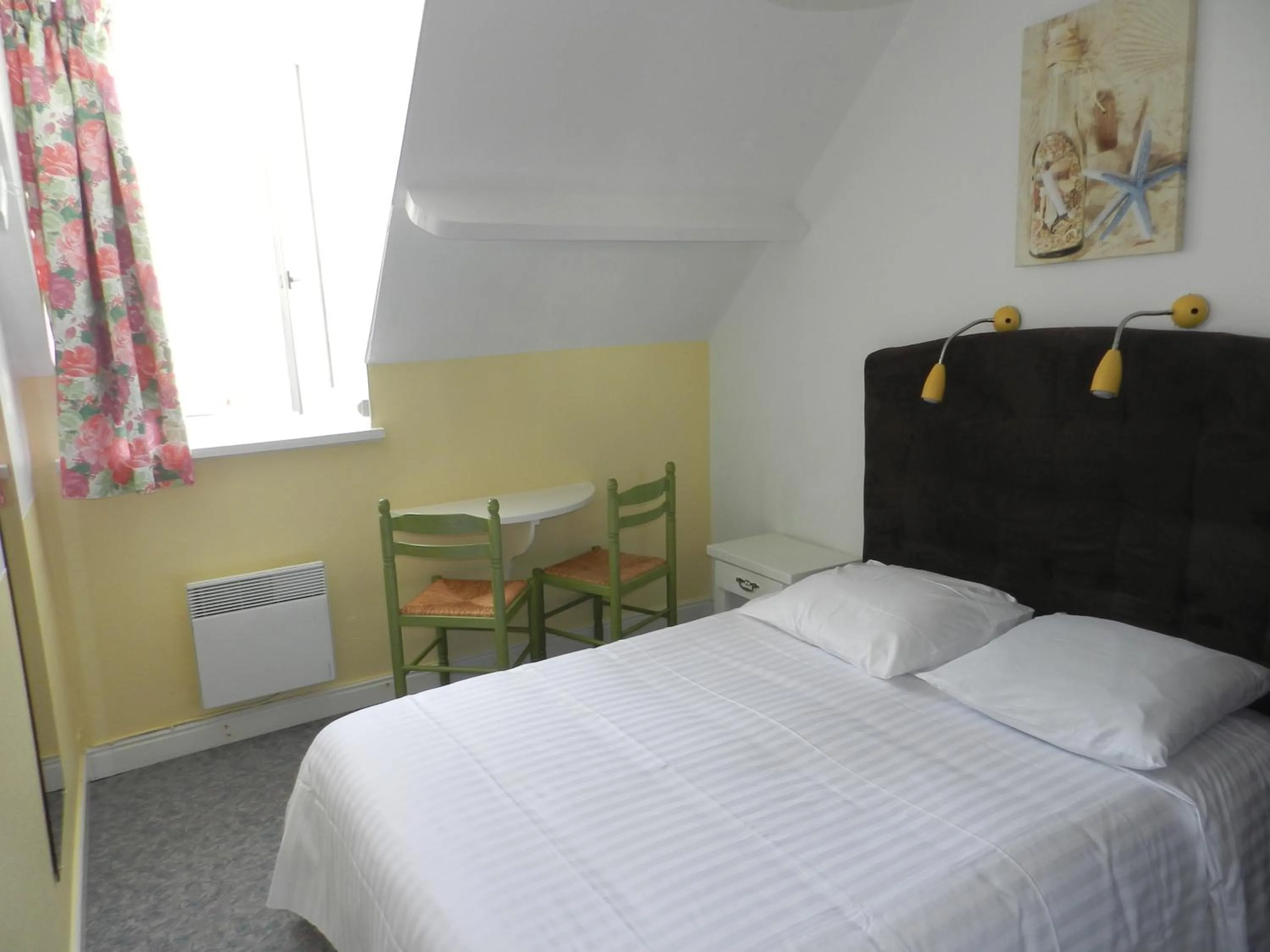 Double Room in Hôtel Le Vivier WISSANT - Centre Village - Côte d'Opale - Baie de Wissant - 2CAPS