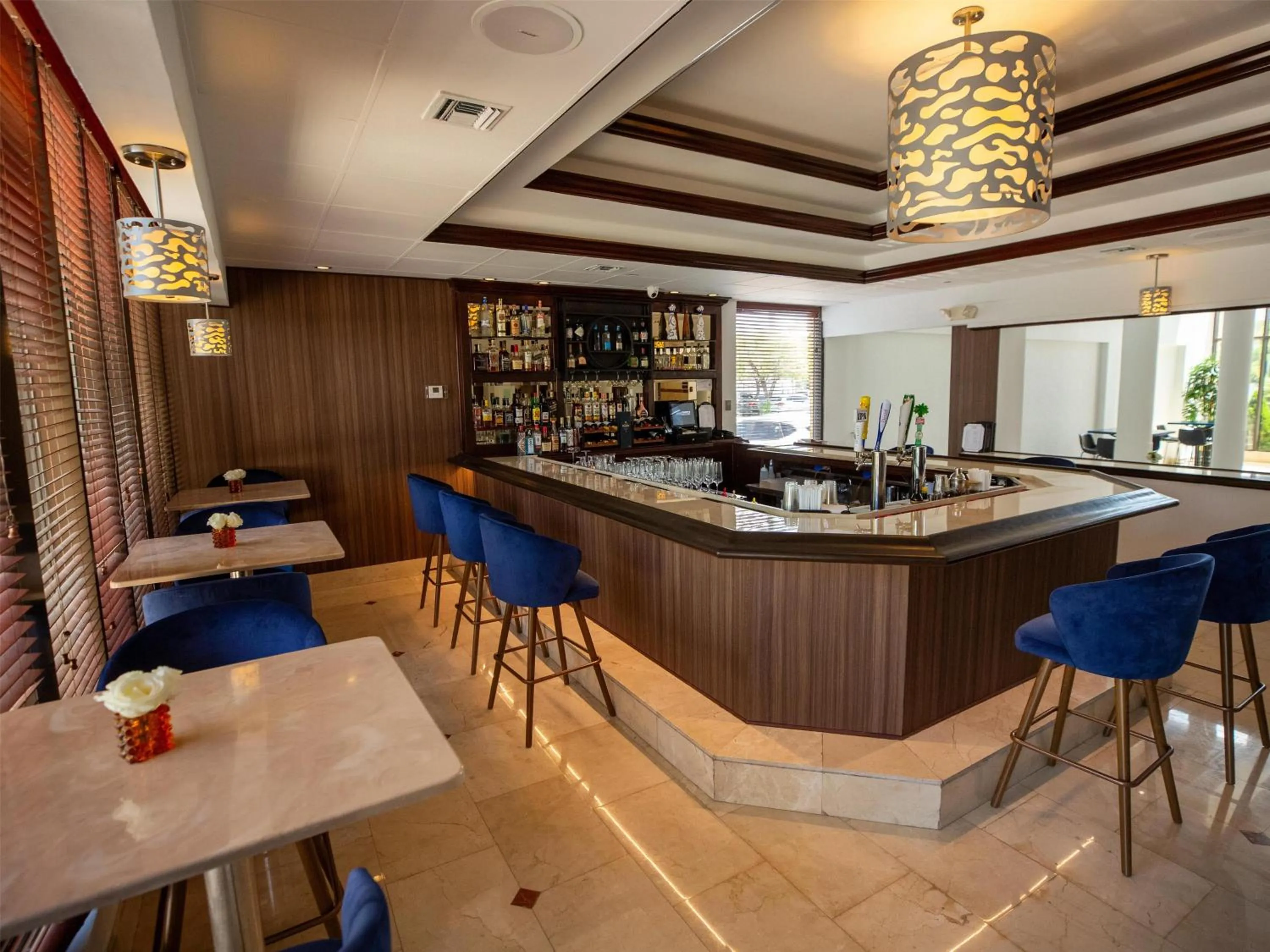 Lounge or bar in Regency Miami Airport by Sonesta
