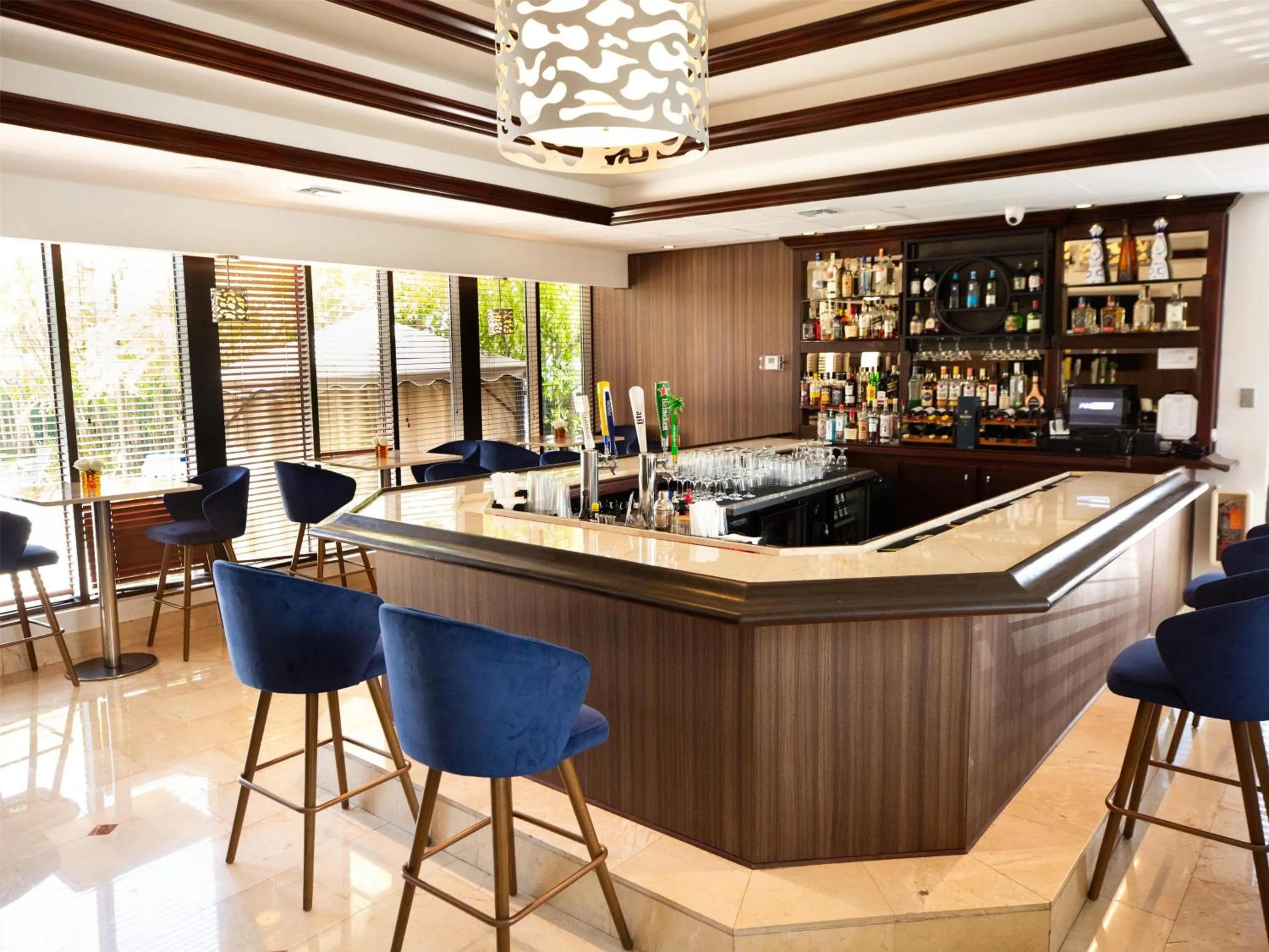 Lounge or bar in Regency Miami Airport by Sonesta