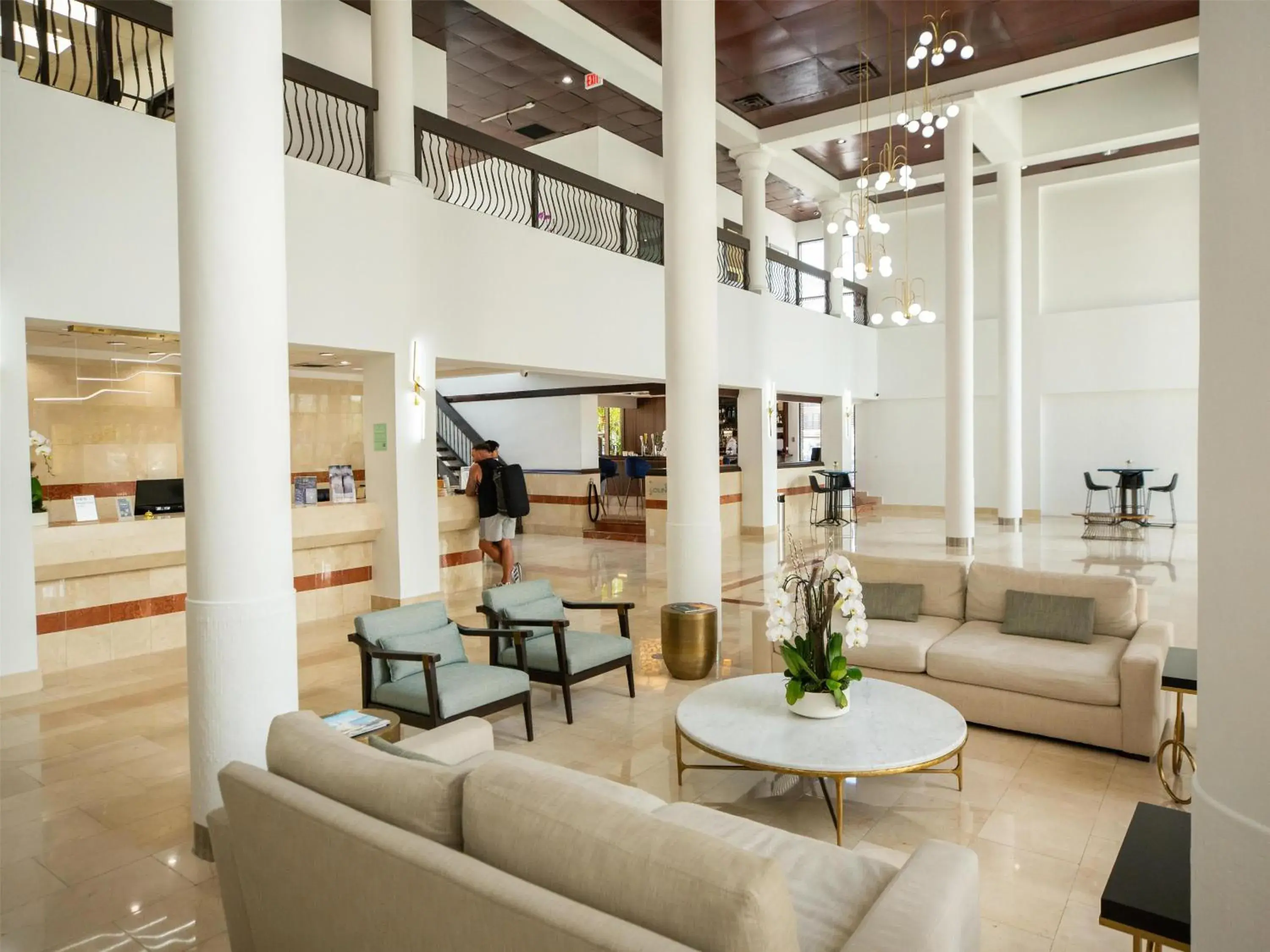 Lobby or reception in Regency Miami Airport by Sonesta Lobby or reception in Regency Miami Airport by Sonesta