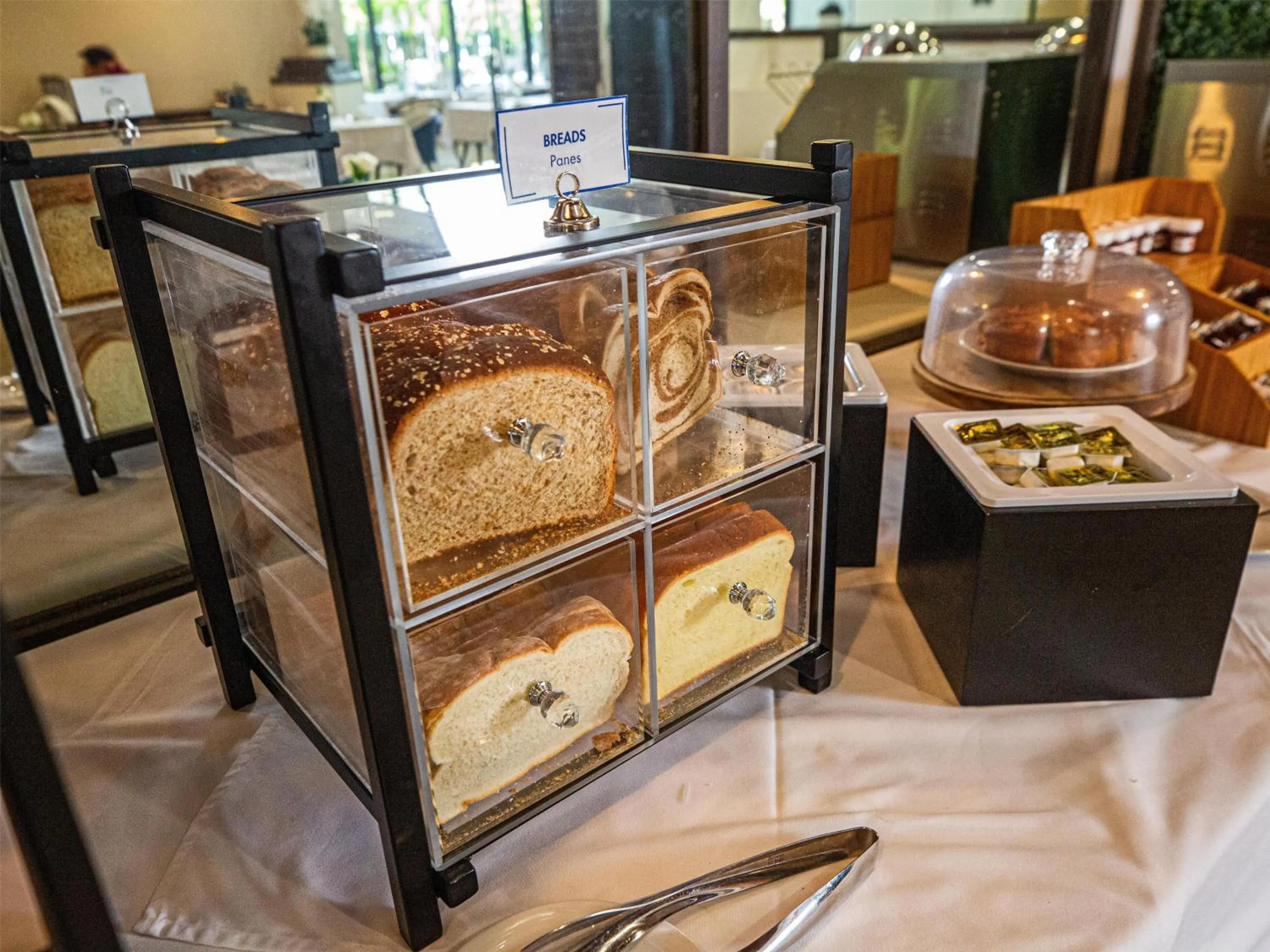 Breakfast in Regency Miami Airport by Sonesta