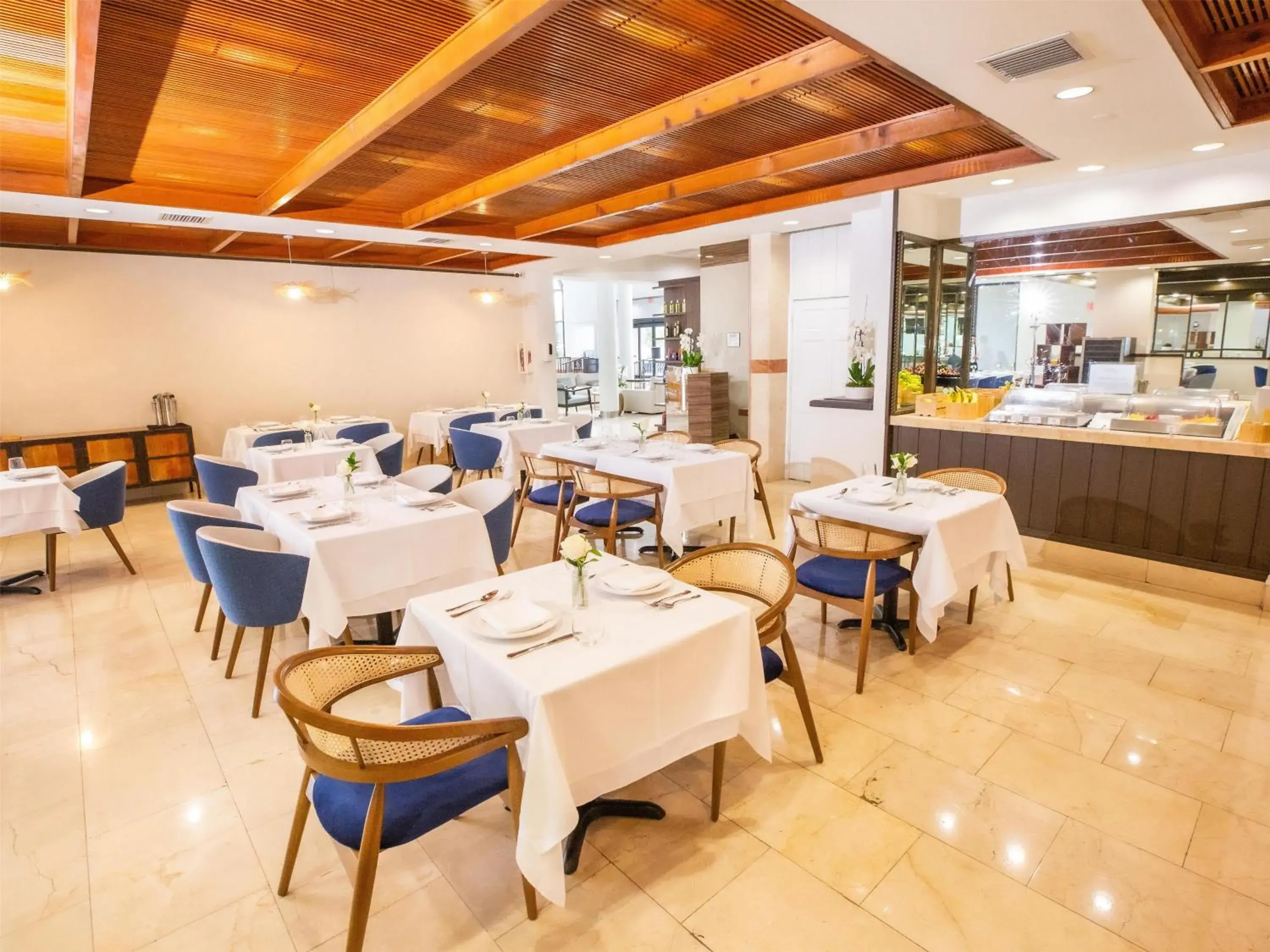 Restaurant/places to eat in Regency Miami Airport by Sonesta Restaurant/places to eat in Regency Miami Airport by Sonesta