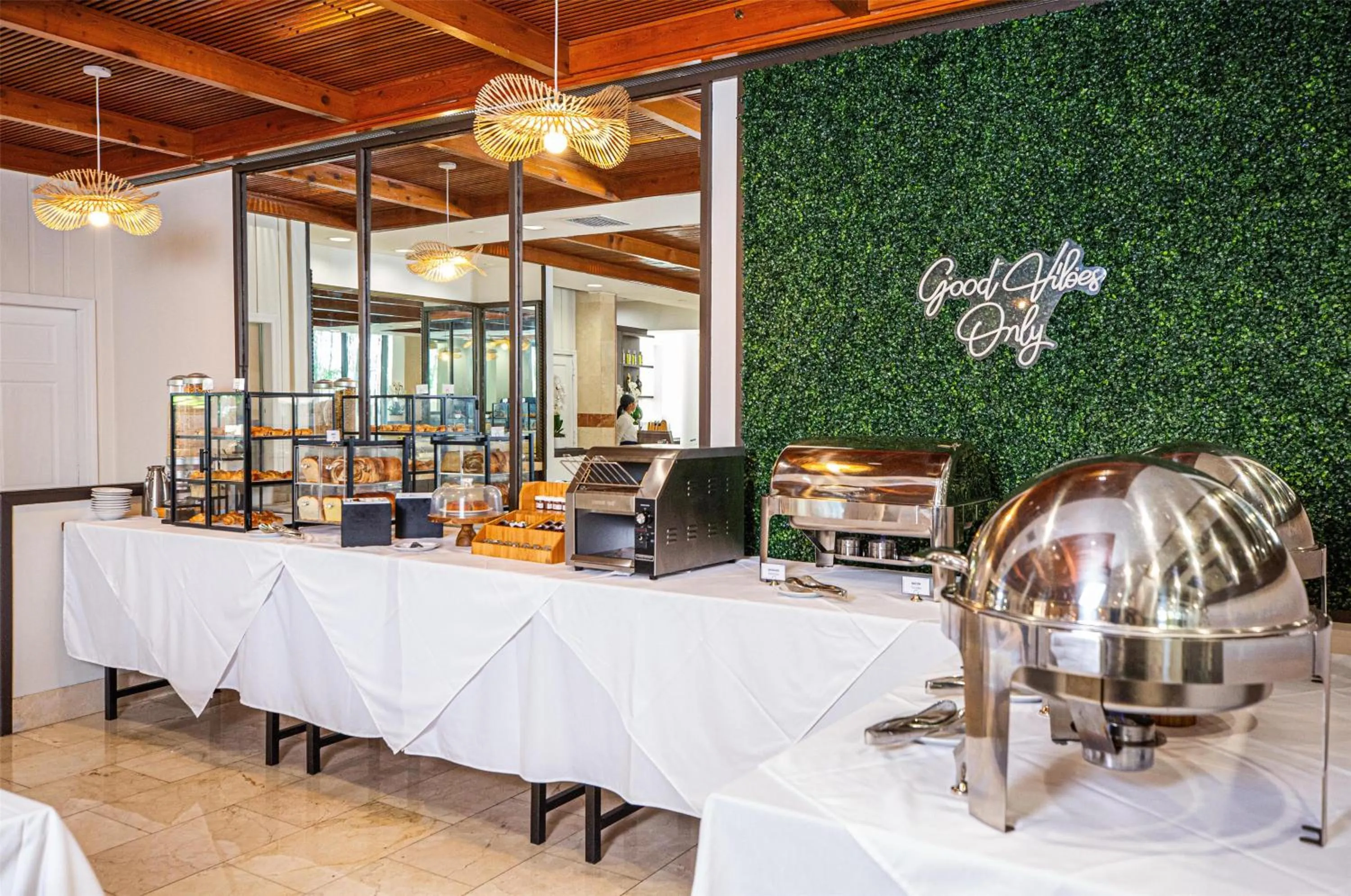 Breakfast in Regency Miami Airport by Sonesta