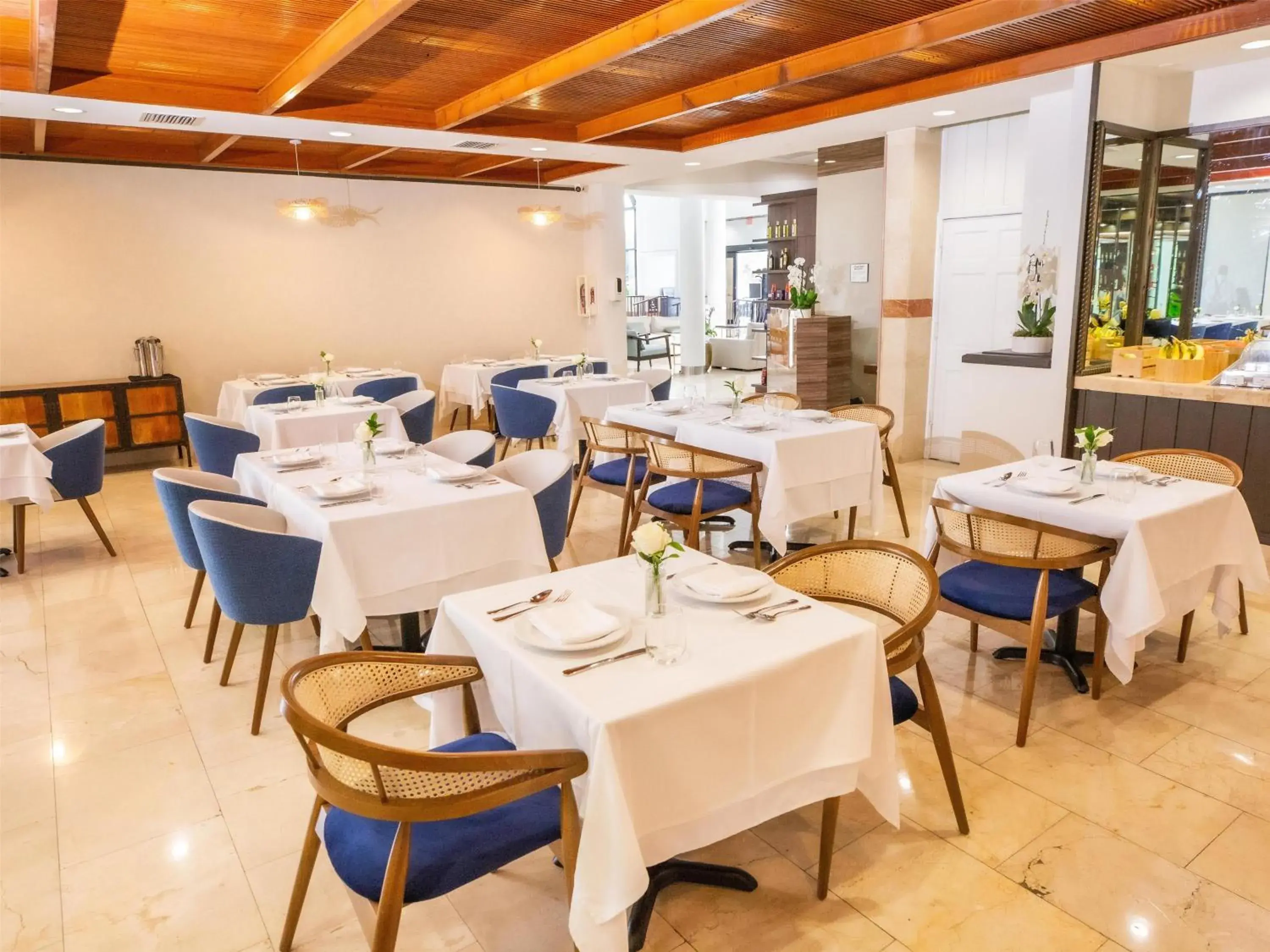 Restaurant/places to eat in Regency Miami Airport by Sonesta Restaurant/places to eat in Regency Miami Airport by Sonesta