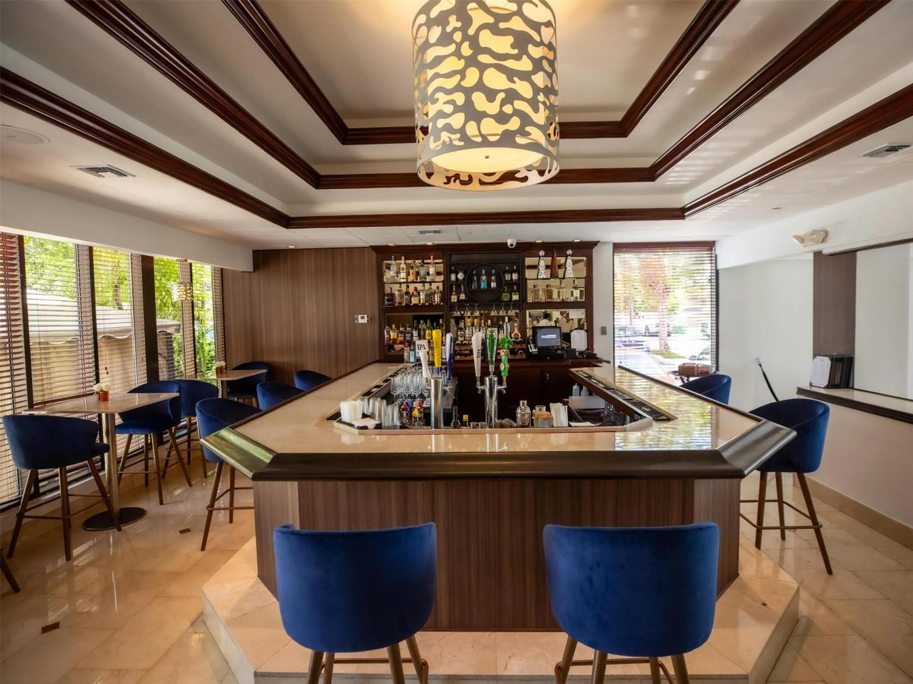 Lounge or bar in Regency Miami Airport by Sonesta