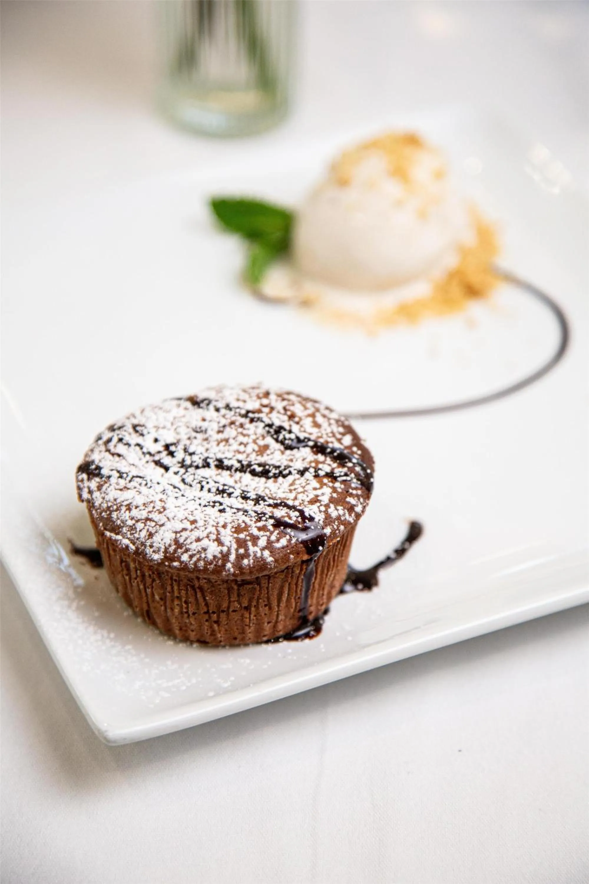 Food and drinks in Regency Miami Airport by Sonesta