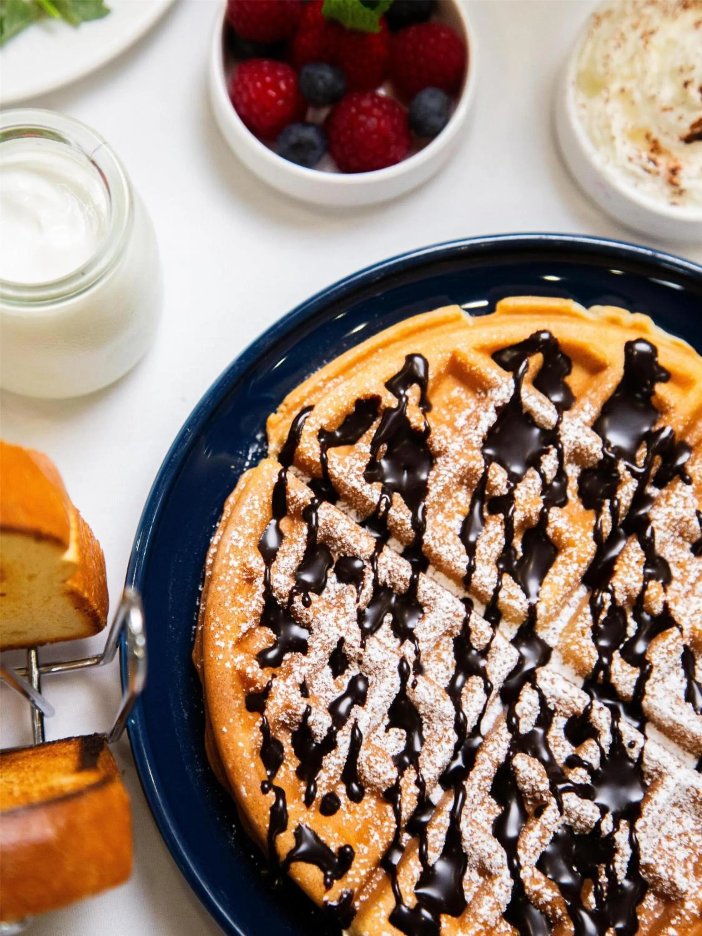 Food and drinks in Regency Miami Airport by Sonesta