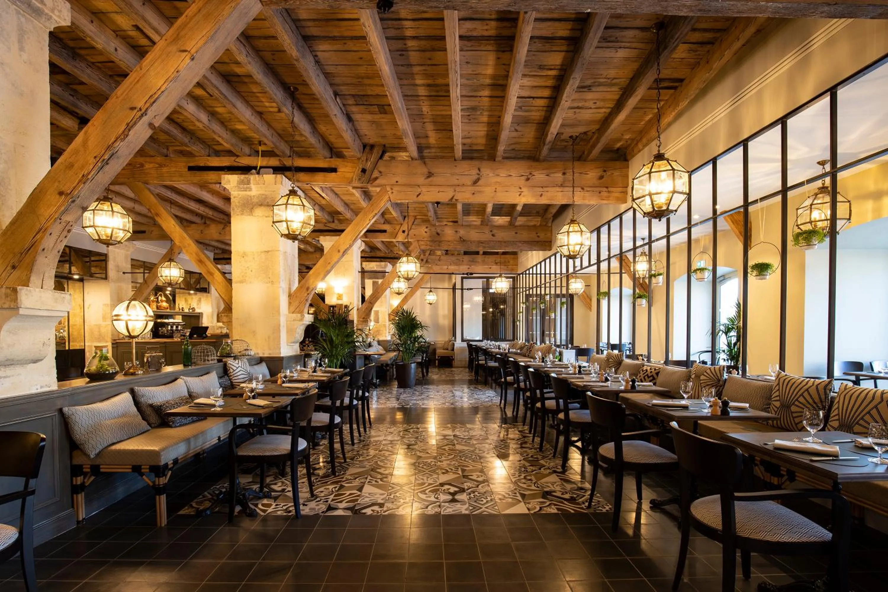 Restaurant/places to eat in Appartements Chais Monnet