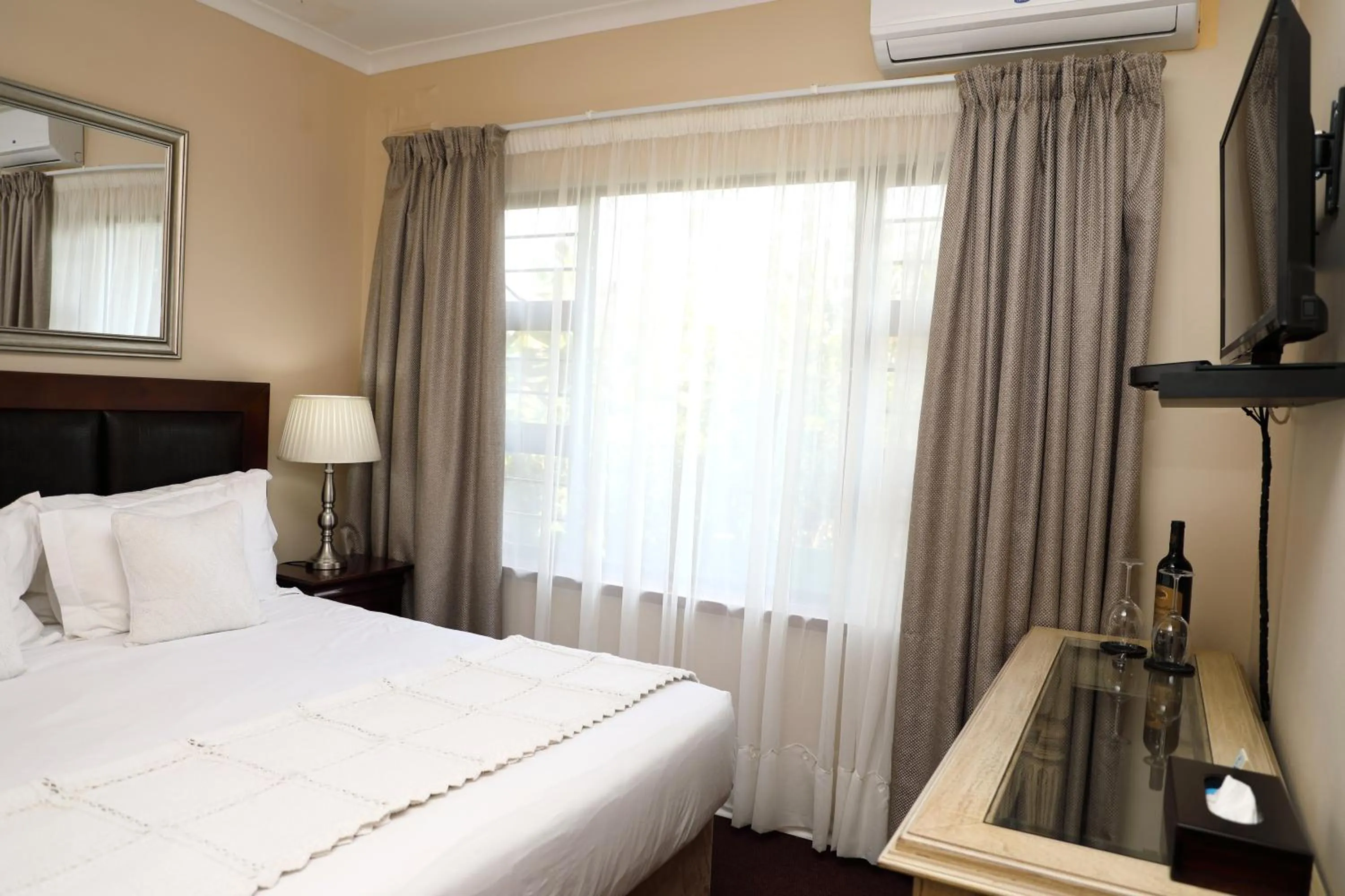 Photo of the whole room, Bed in Kingston Place Guesthouse