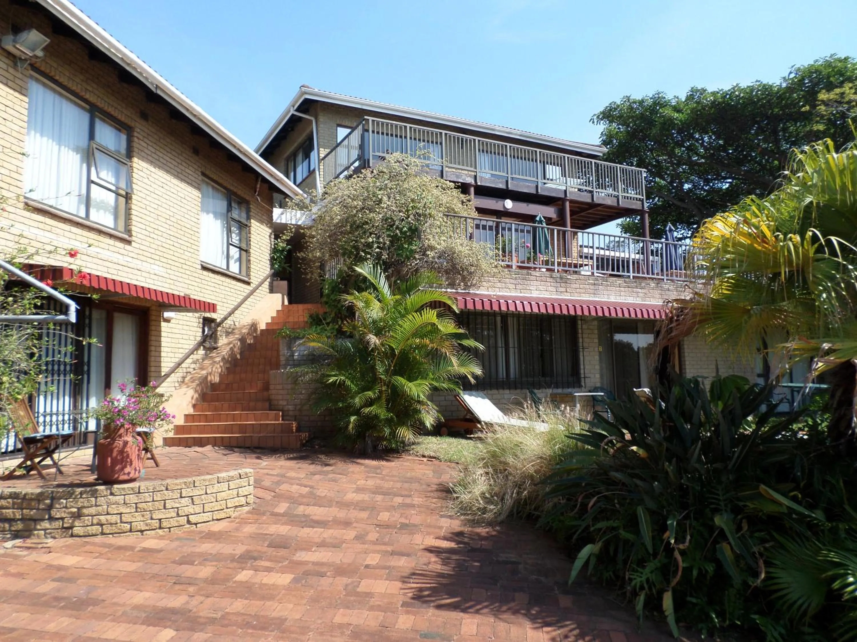 Facade/entrance in Kingston Place Guesthouse