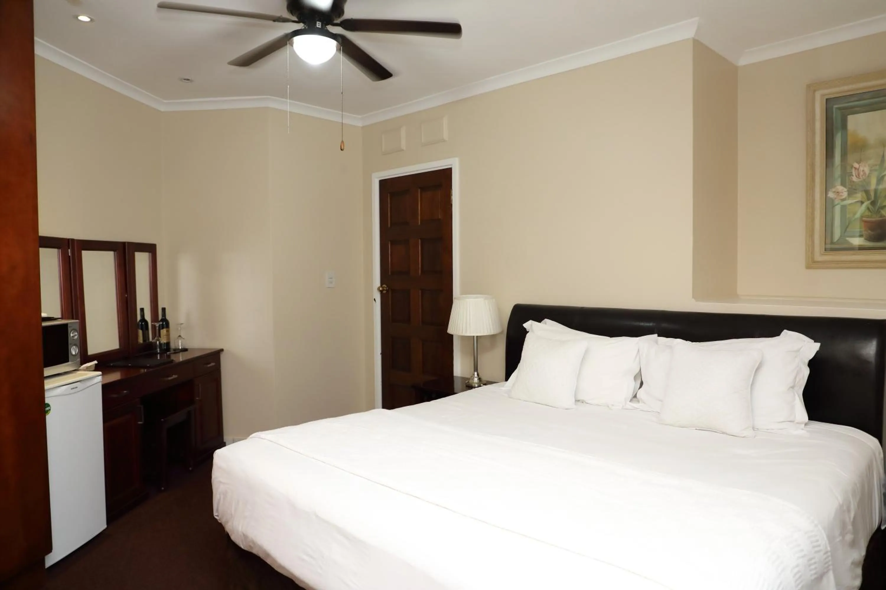 Photo of the whole room, Bed in Kingston Place Guesthouse