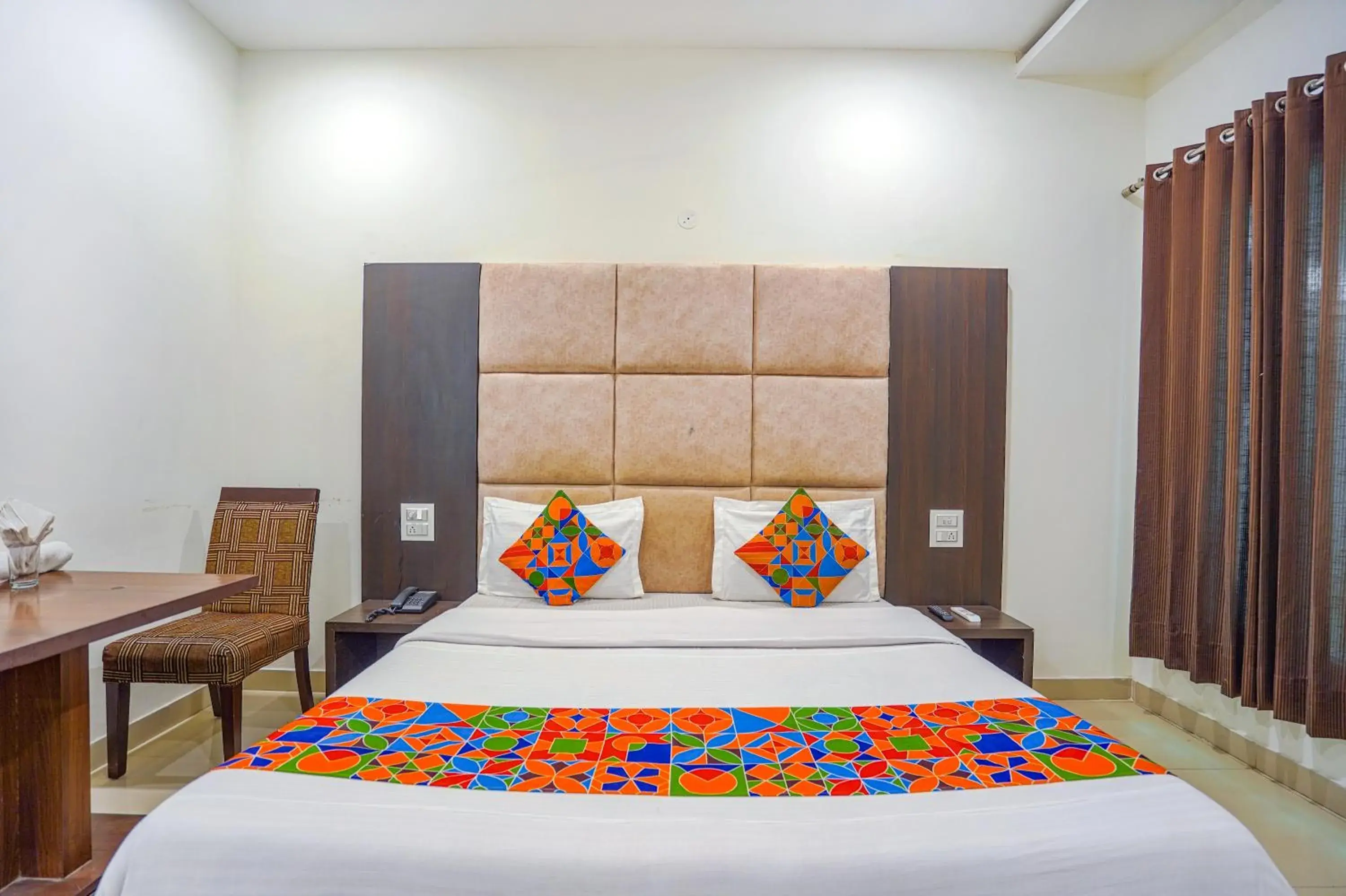 Bed in FabHotel Grand Inn Bed in FabHotel Grand Inn