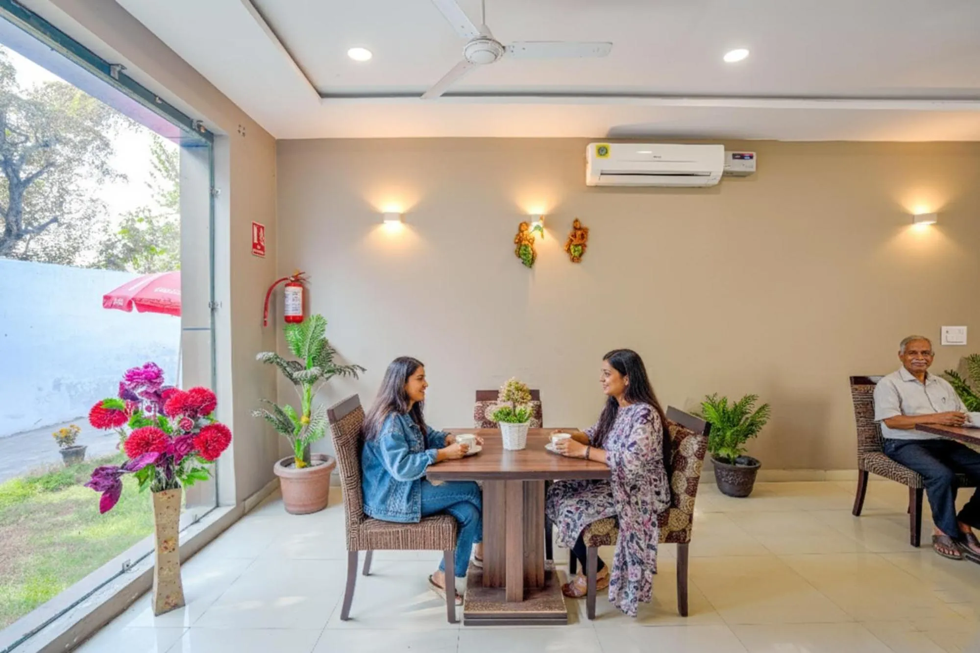 Restaurant/places to eat in FabHotel Grand Inn