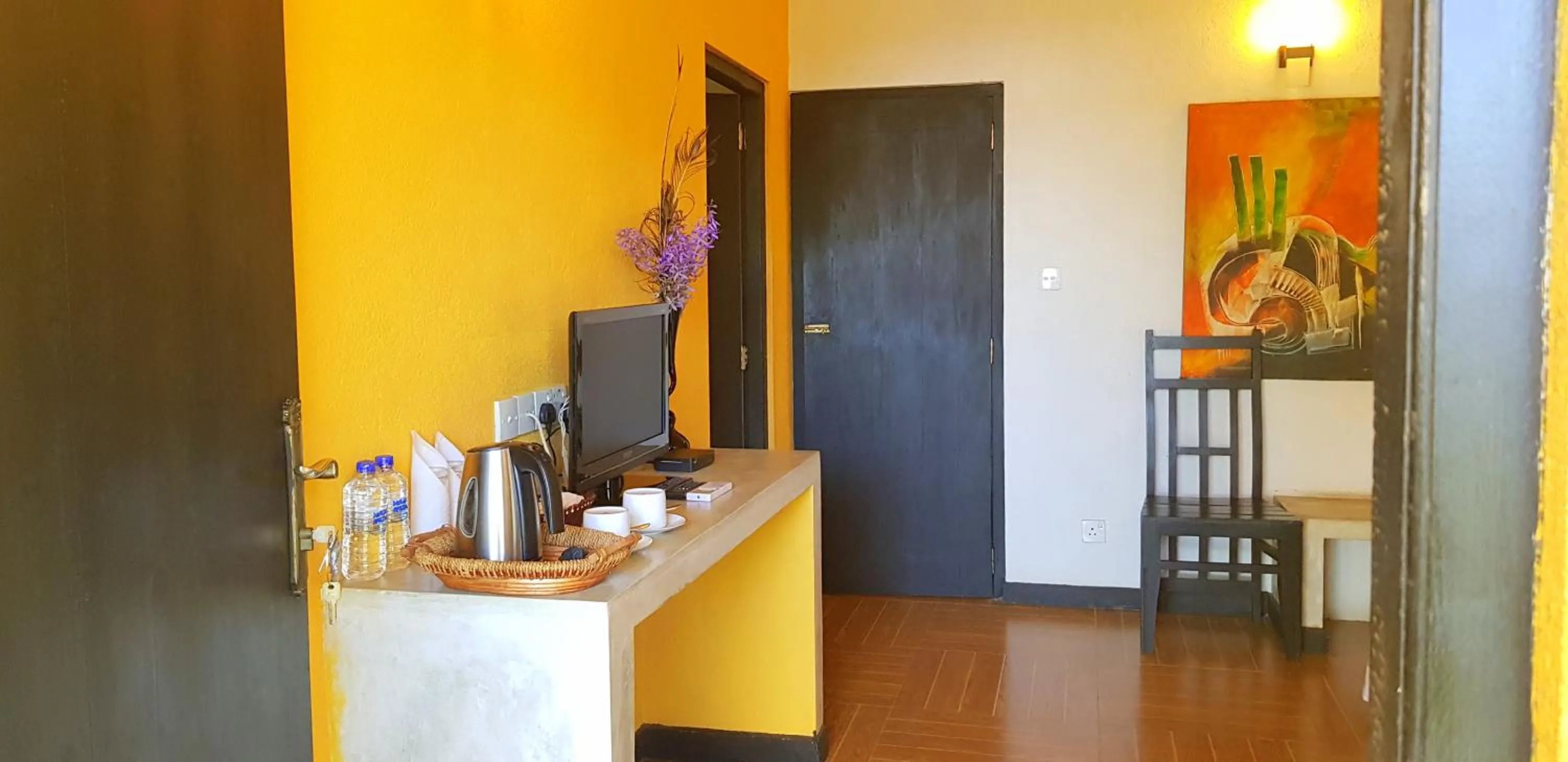 TV and multimedia in Flower Garden Lake Resort