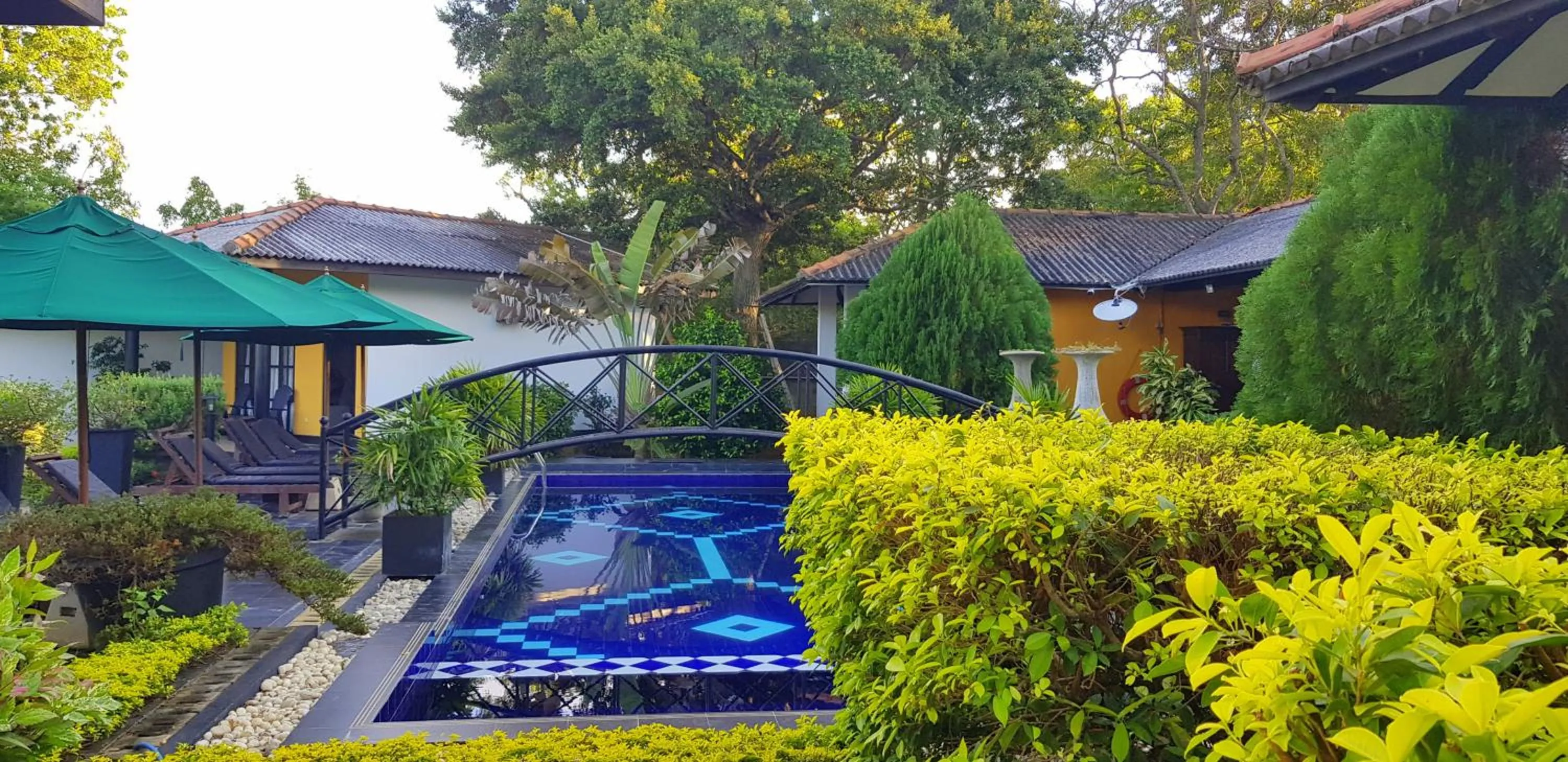 Swimming pool in Flower Garden Lake Resort