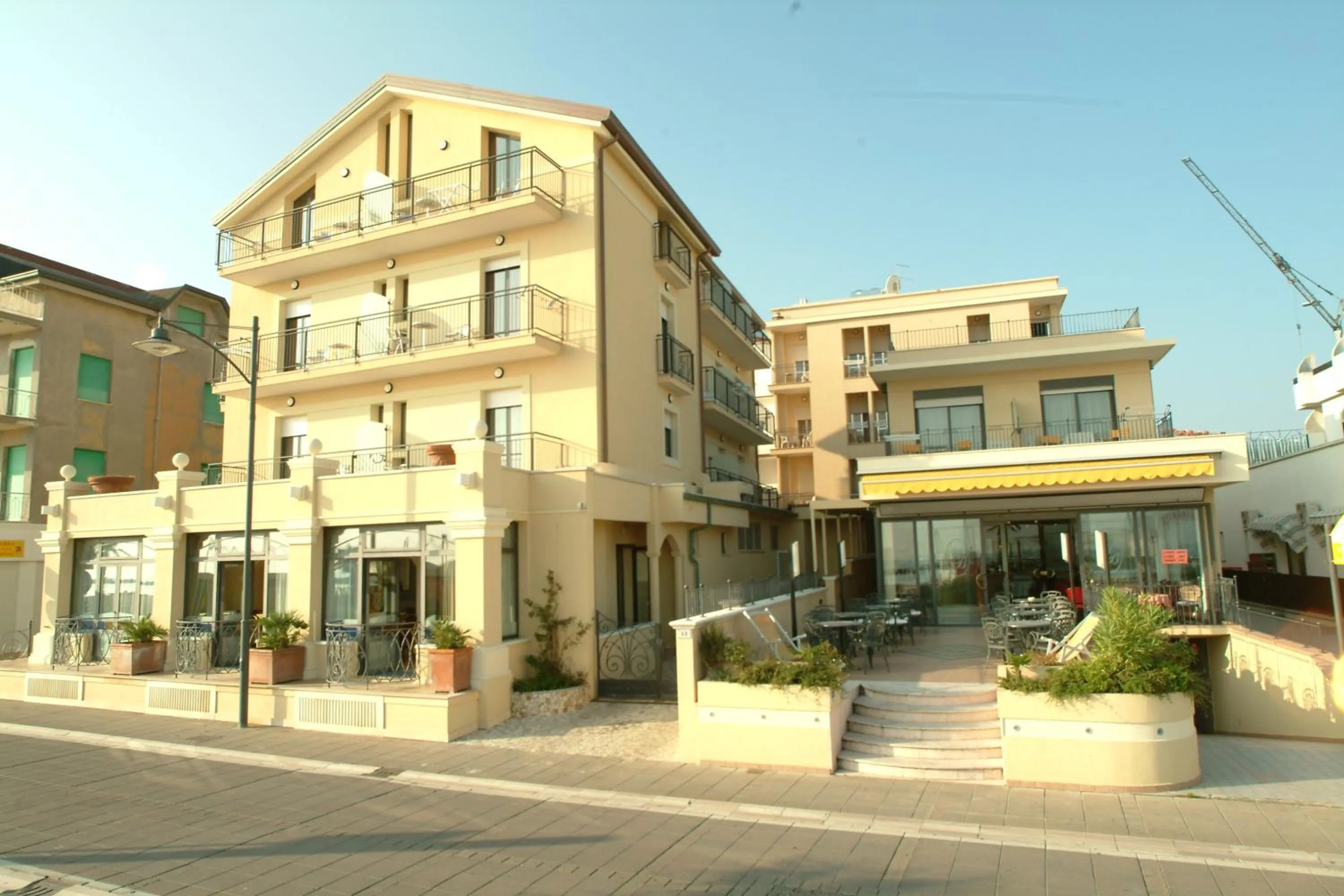 Facade/entrance in Hotel Bridge