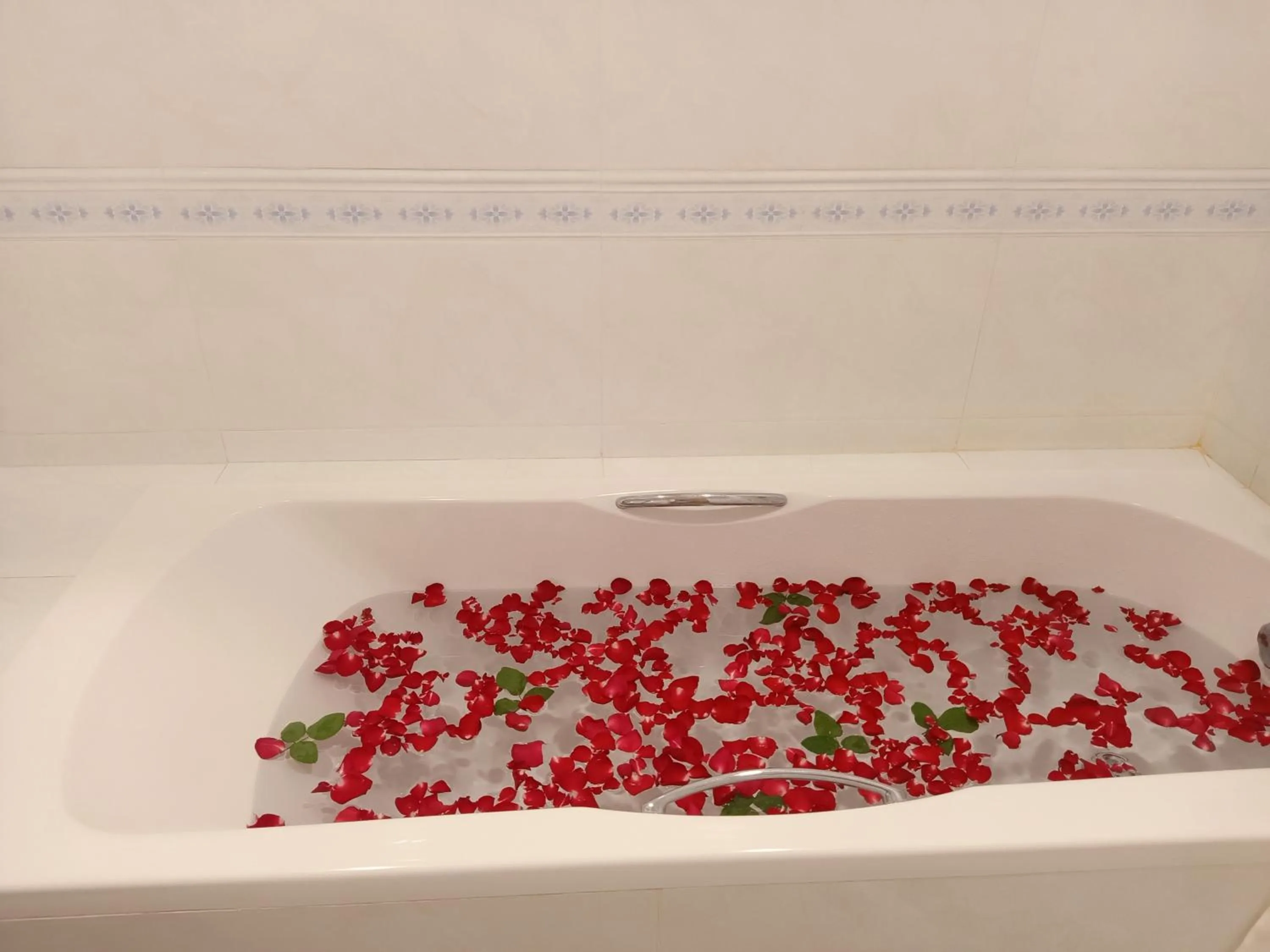 Bath in Dragon Phoenix Hotel