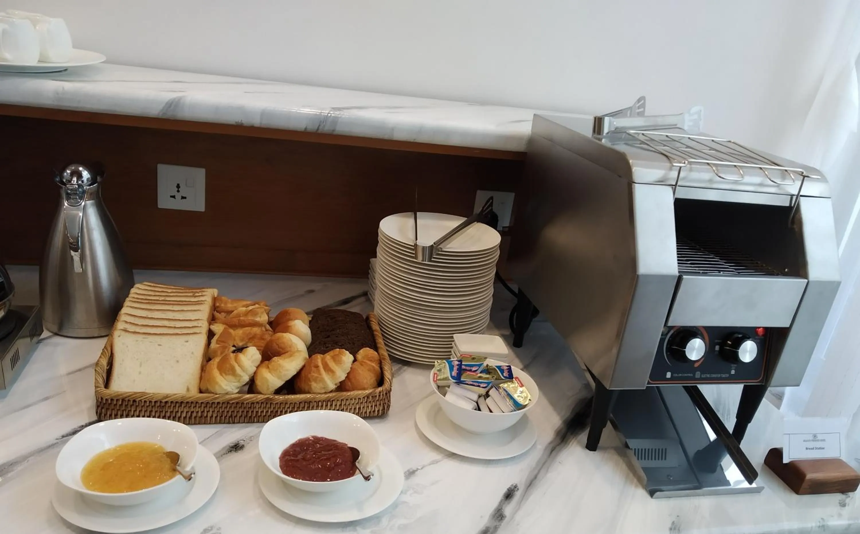 Breakfast in Dragon Phoenix Hotel