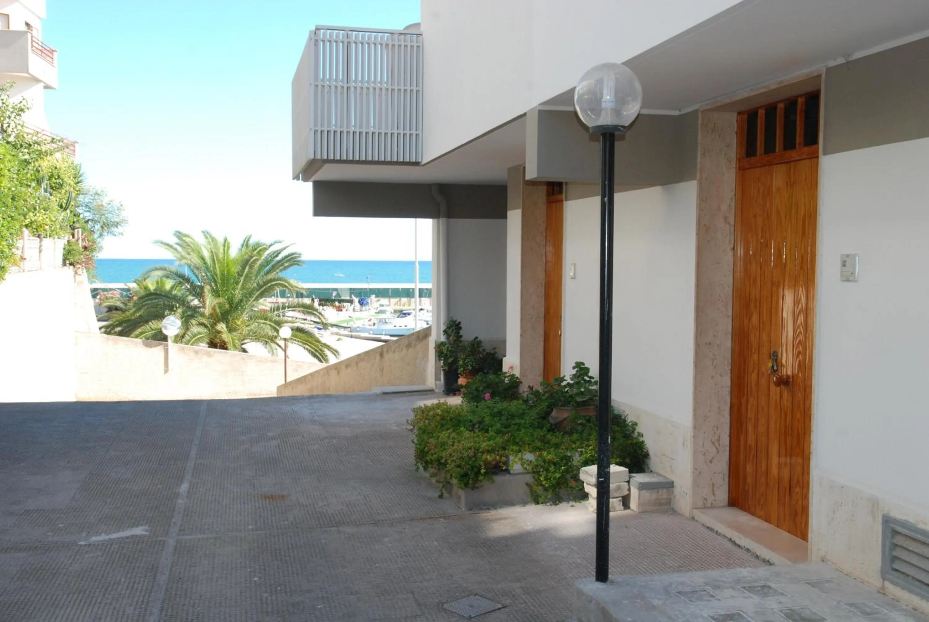 Facade/entrance in B&B LA BAIA Sea Rooms