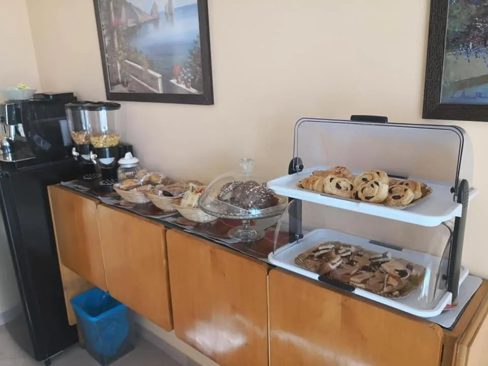 Italian breakfast in B&B LA BAIA Sea Rooms