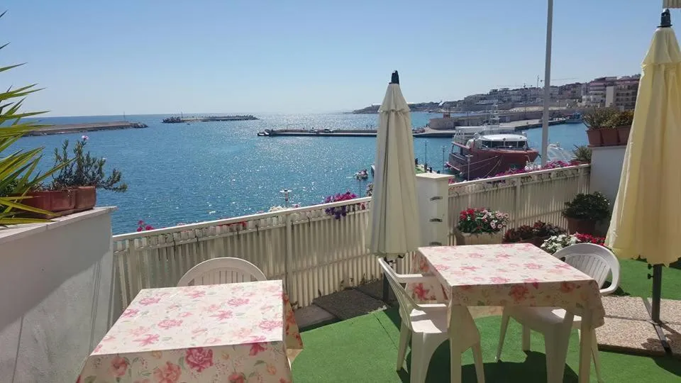 Balcony/Terrace in B&B LA BAIA Sea Rooms