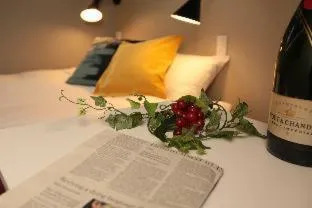 Bed in boxi Hakata 2