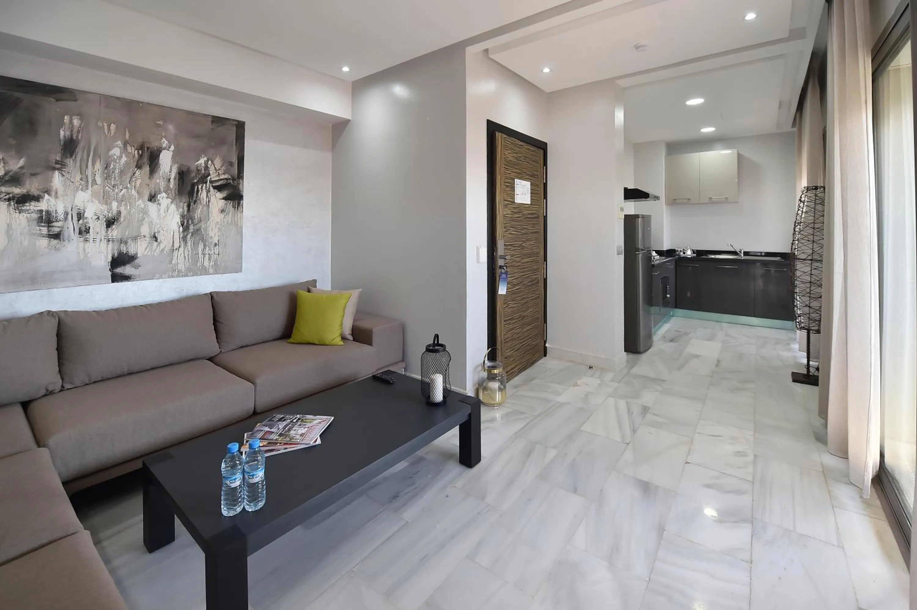 Coffee/tea facilities in Le Yacht Suites Hotel