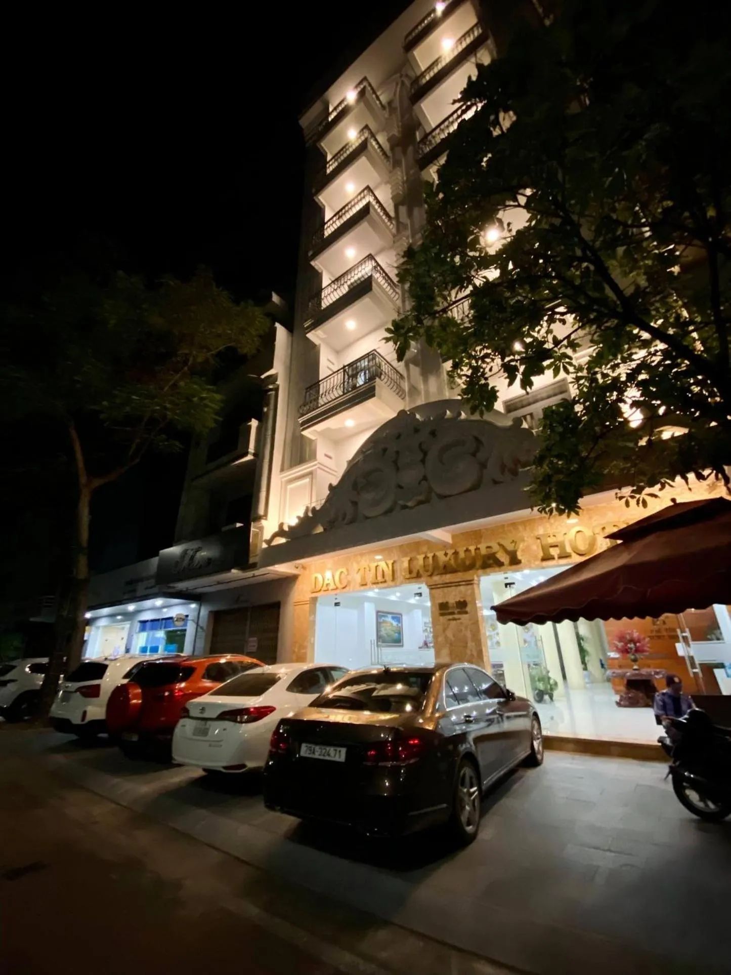 Dac Tin Luxury Hotel