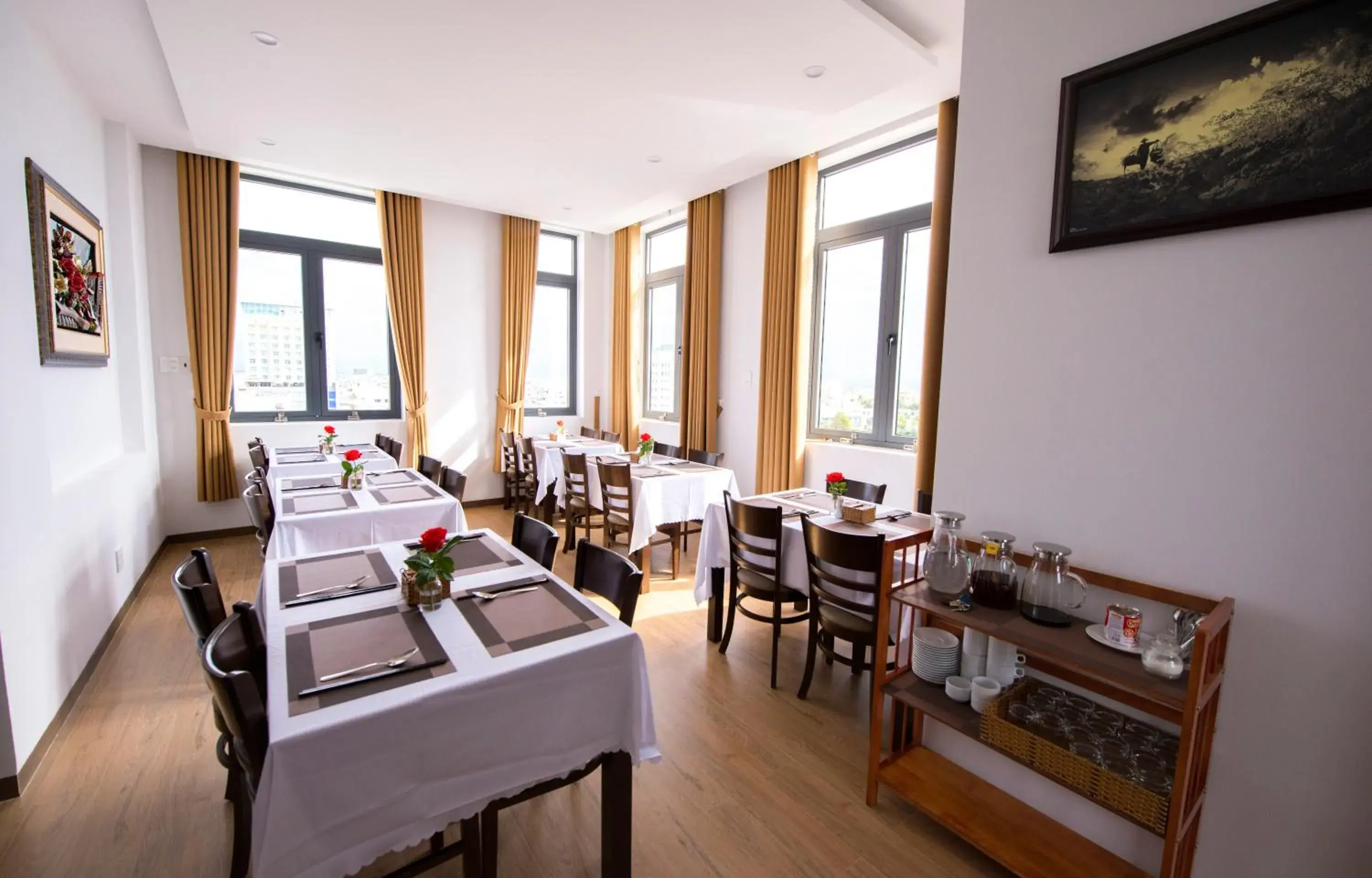 Restaurant/places to eat in Dac Tin Luxury Hotel Restaurant/places to eat in Dac Tin Luxury Hotel