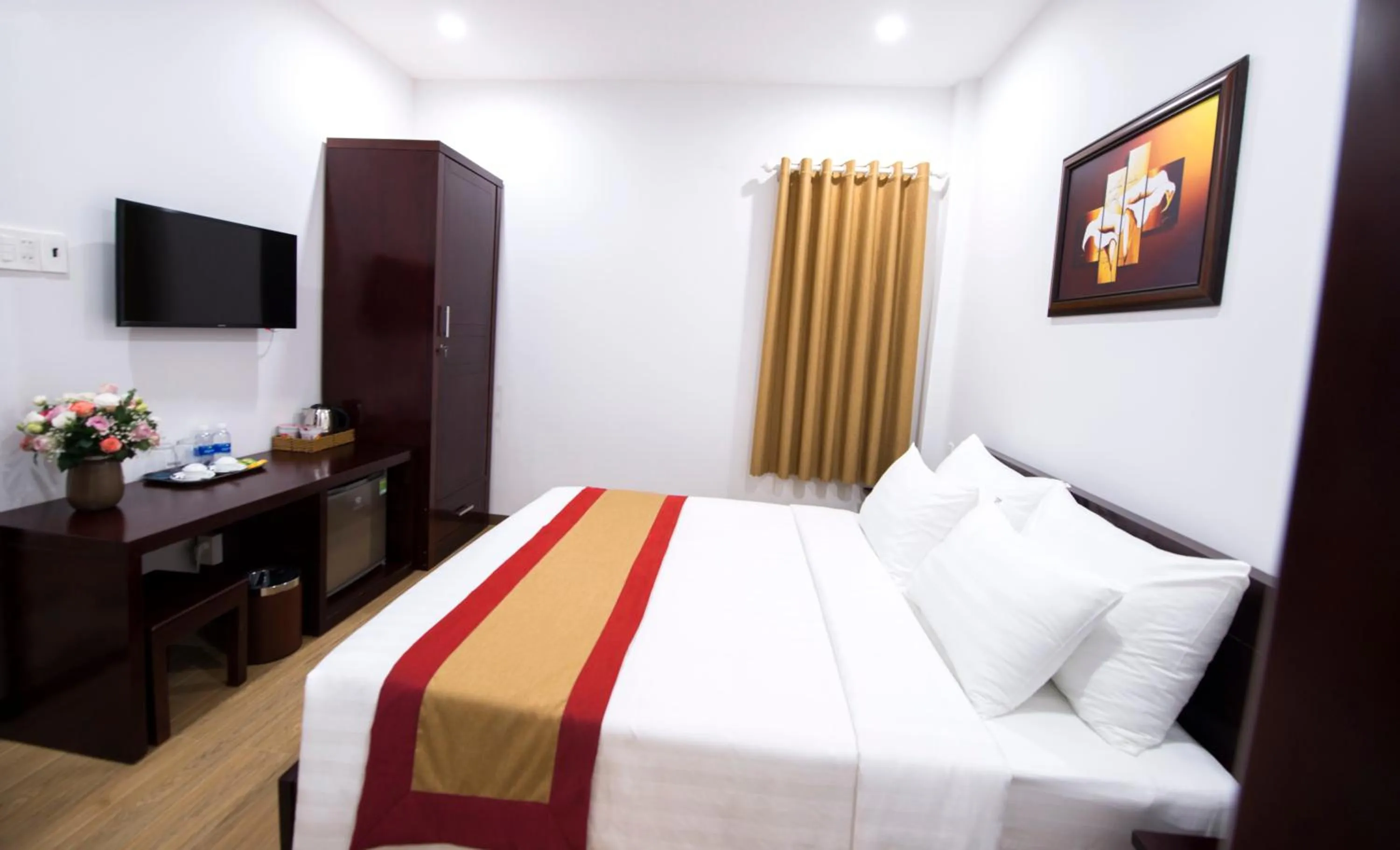 Bed in Dac Tin Luxury Hotel