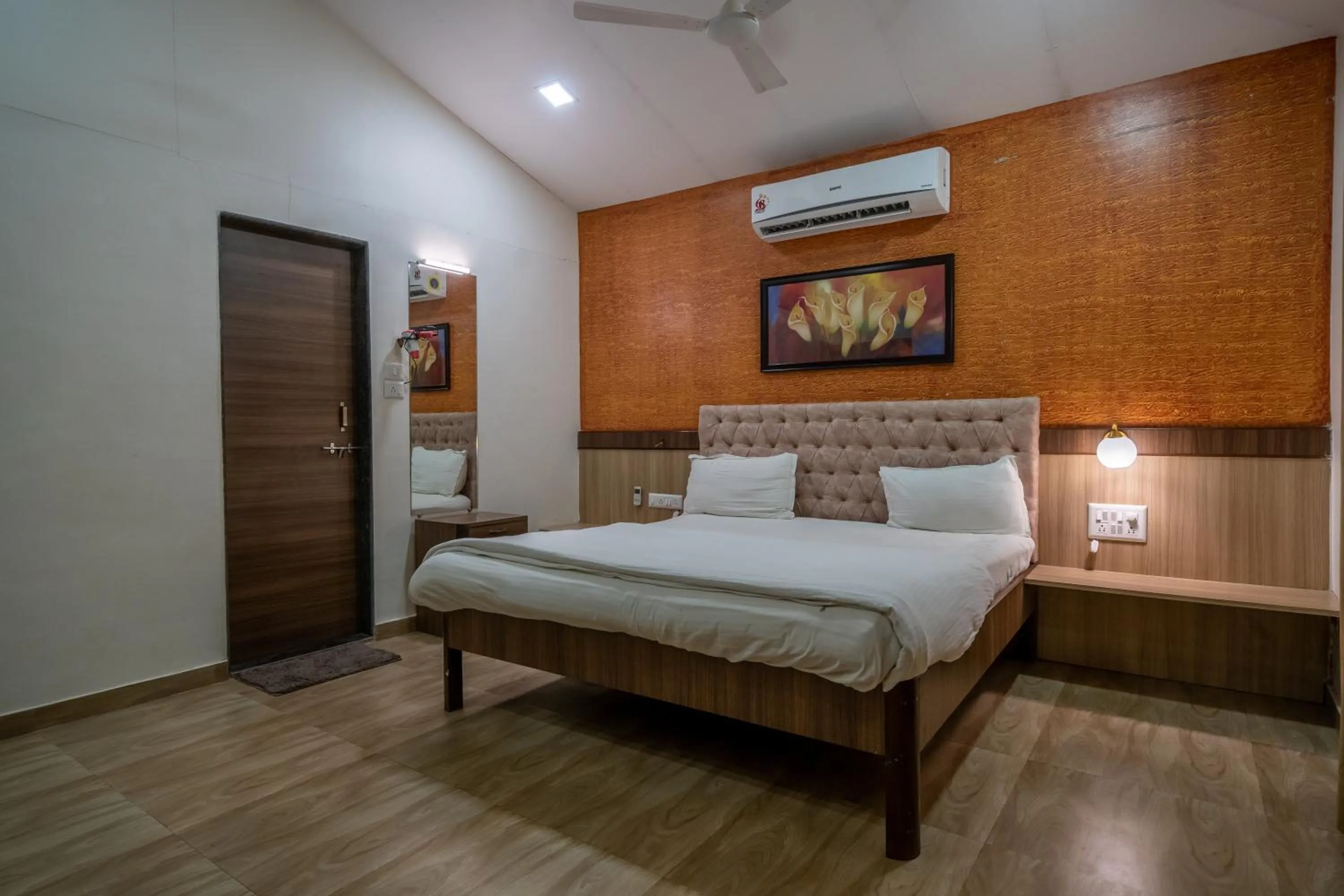 Bed in Green Velvet Resort-Near Pawna Lake