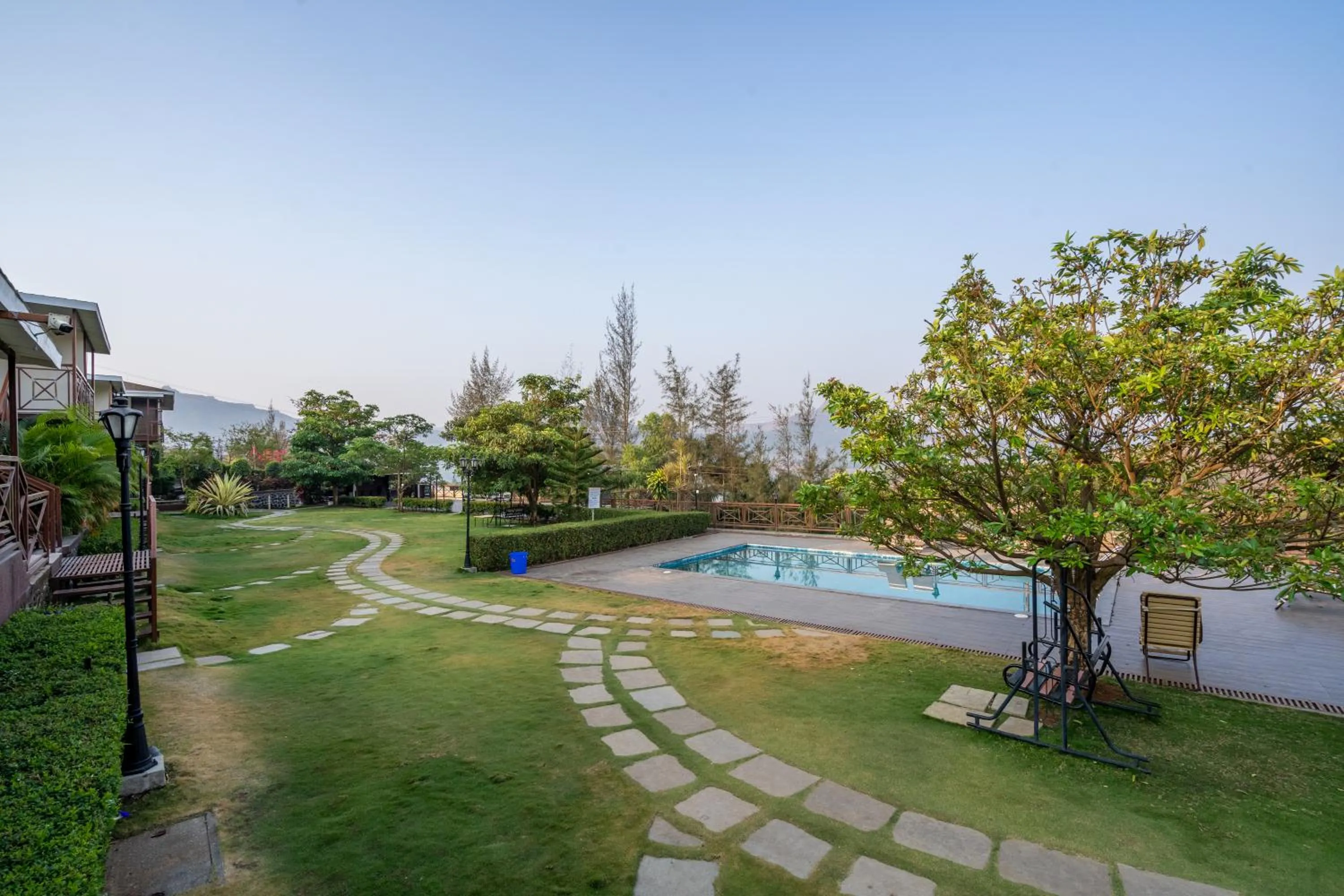 Spring in Green Velvet Resort-Near Pawna Lake