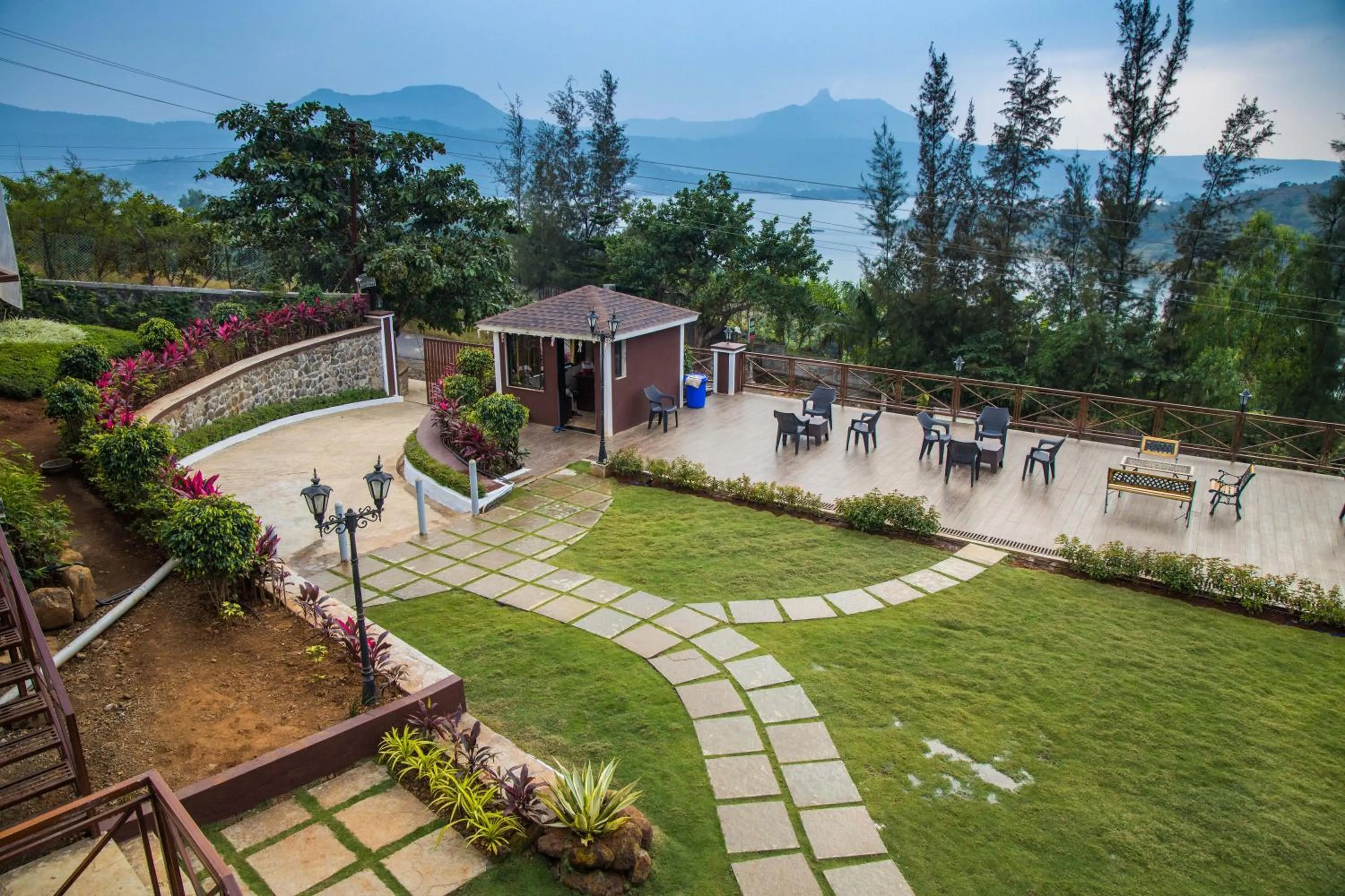 Garden view in Green Velvet Resort-Near Pawna Lake