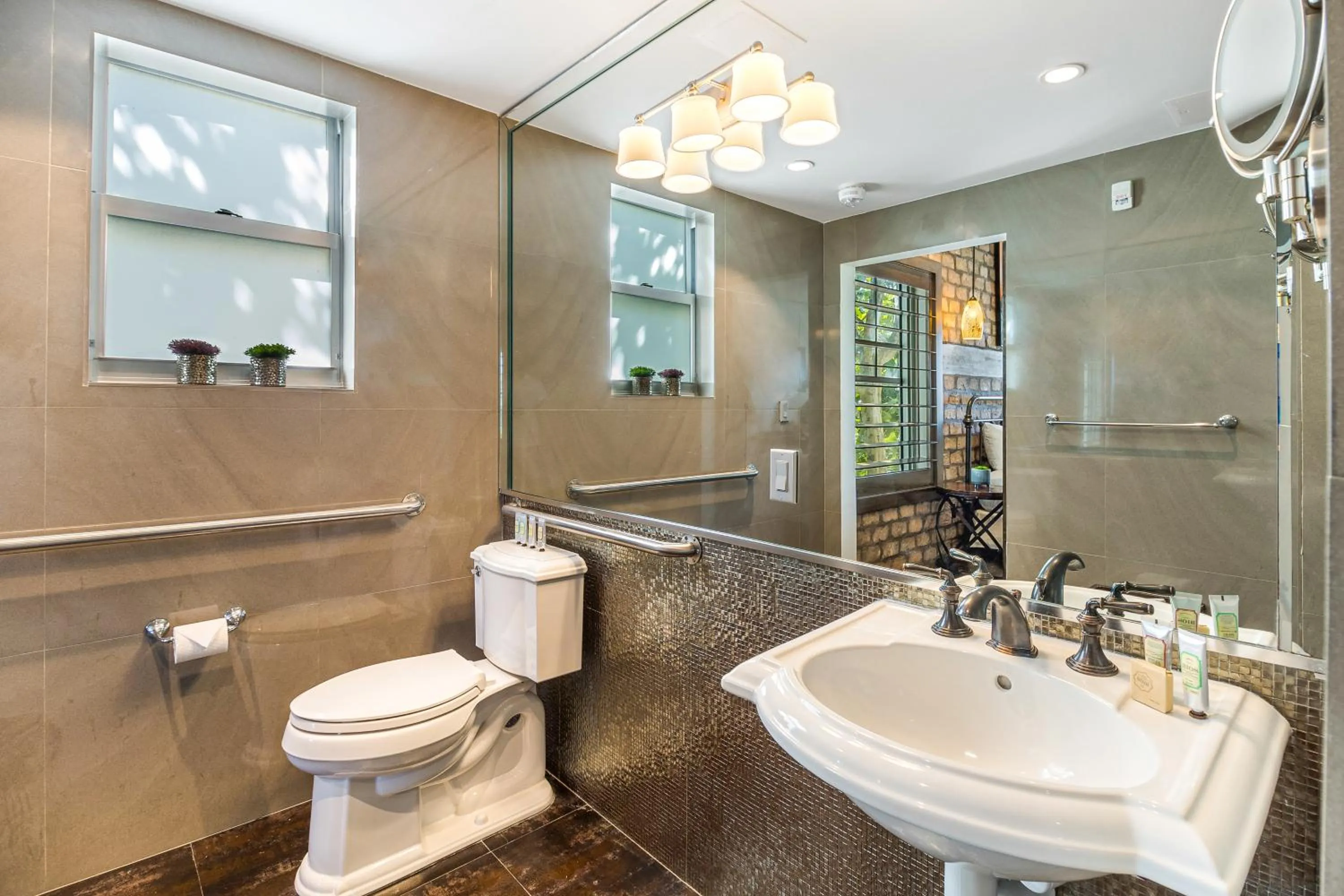 Bathroom in Cavalier South Beach Hotel