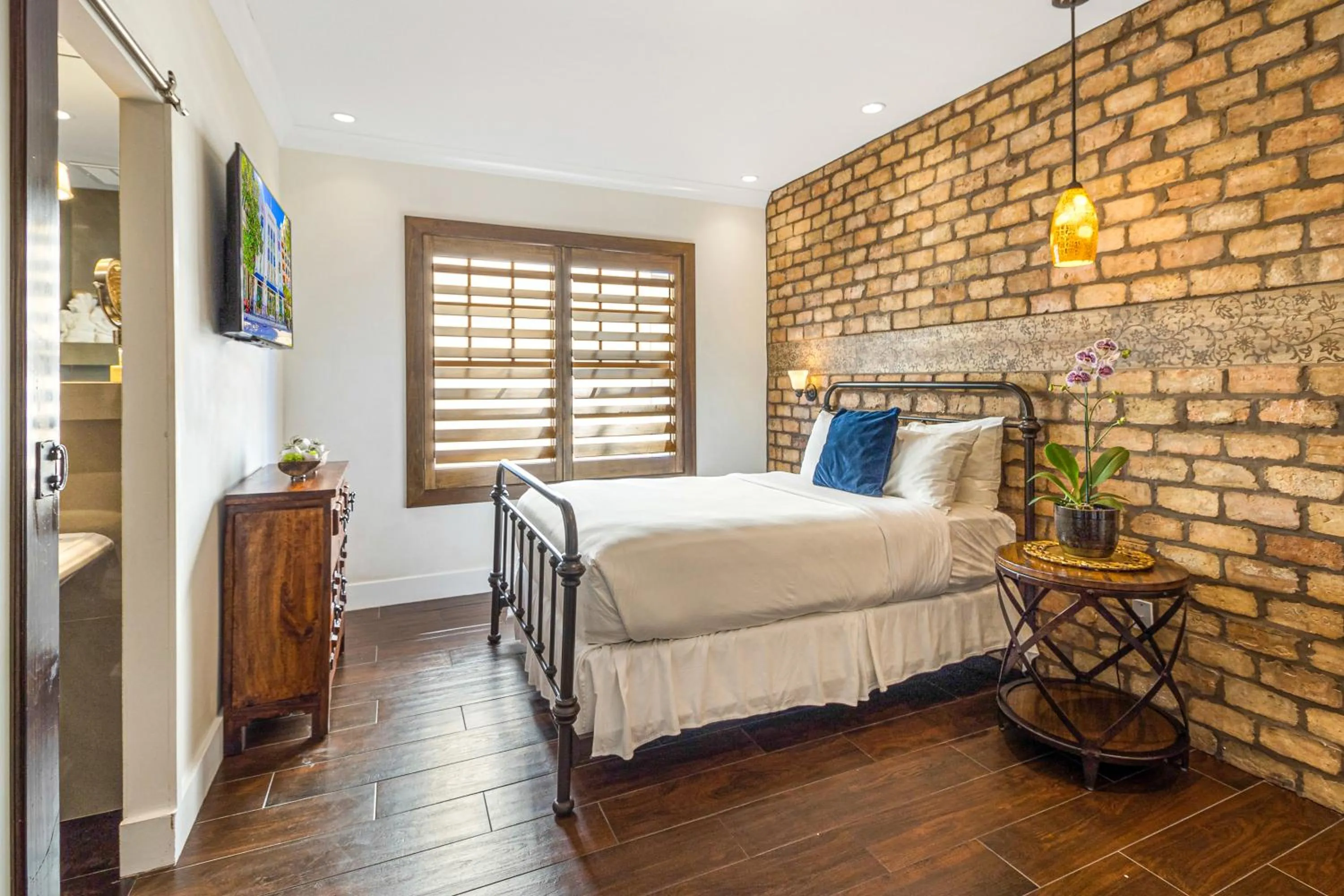Bedroom, Bed in Cavalier South Beach Hotel