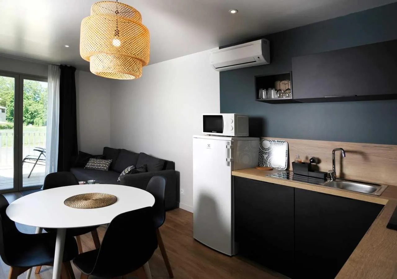 Kitchen or kitchenette in CLOS DES THERMES A JONZAC