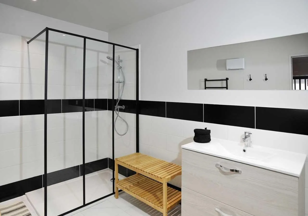 Bathroom in CLOS DES THERMES A JONZAC