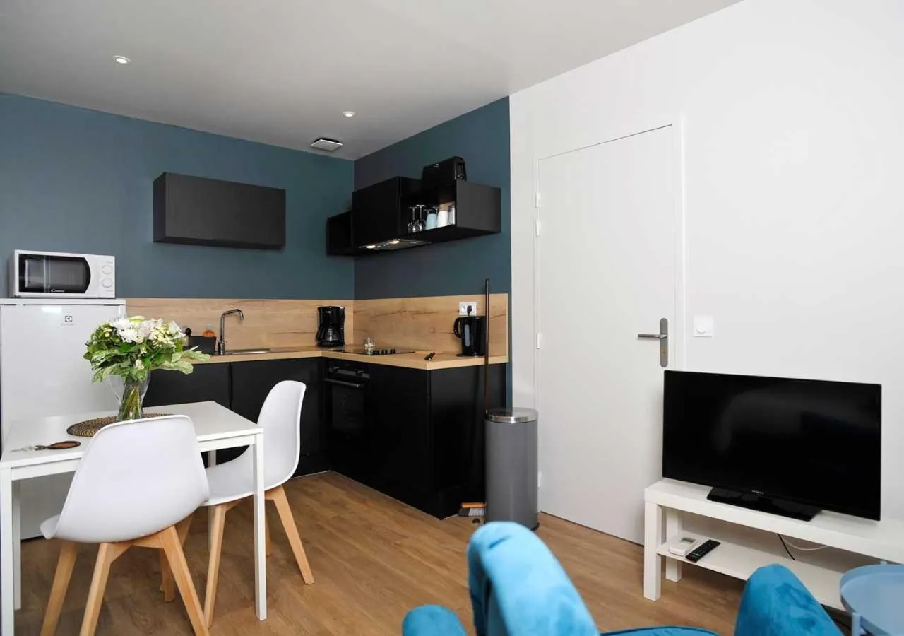 Kitchen or kitchenette in CLOS DES THERMES A JONZAC