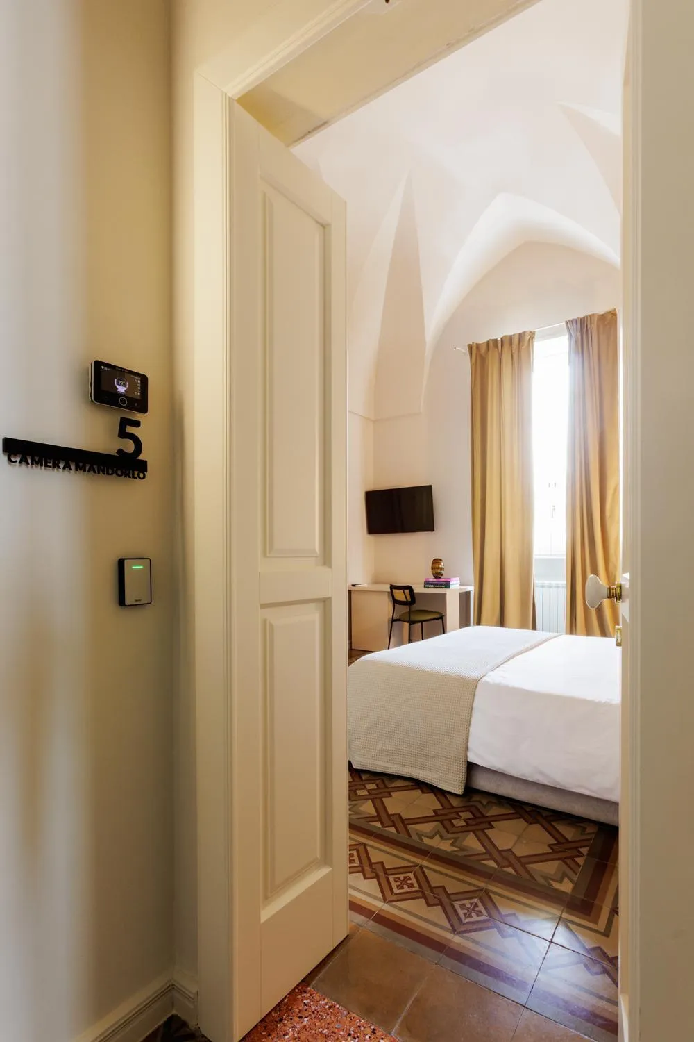 Photo of the whole room, Bed in La Naca Della Taranta B&B