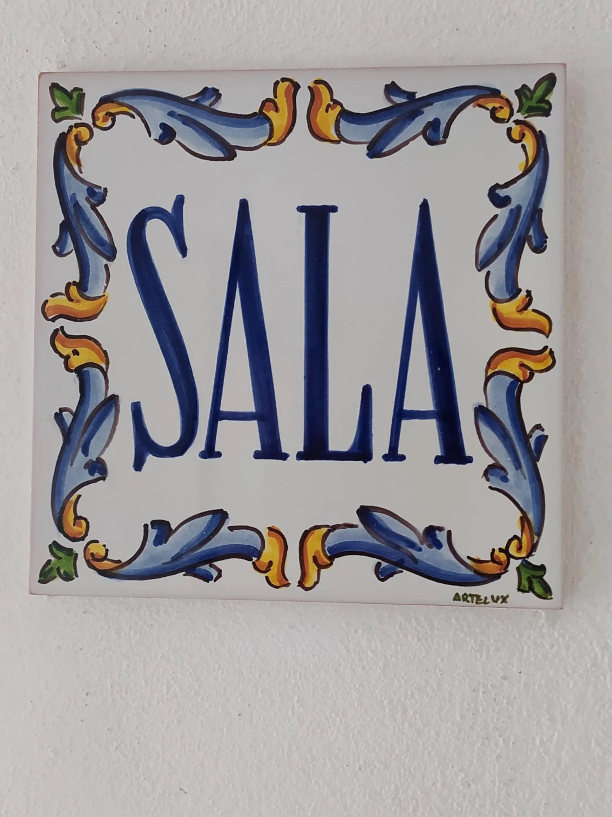 Communal lounge/ TV room in B&B Casa Josa