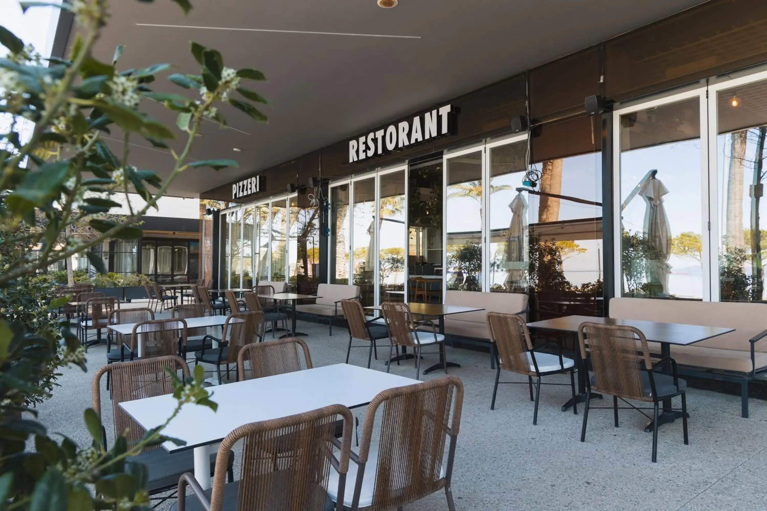 Restaurant/places to eat in DUKA Hotel Restaurant/places to eat in DUKA Hotel