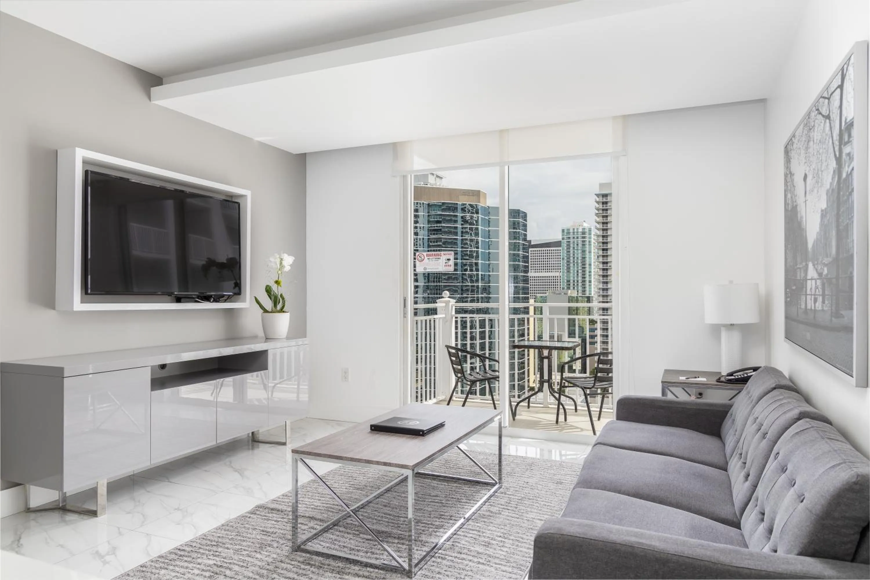 Living room in Fortune House Hotel Suites