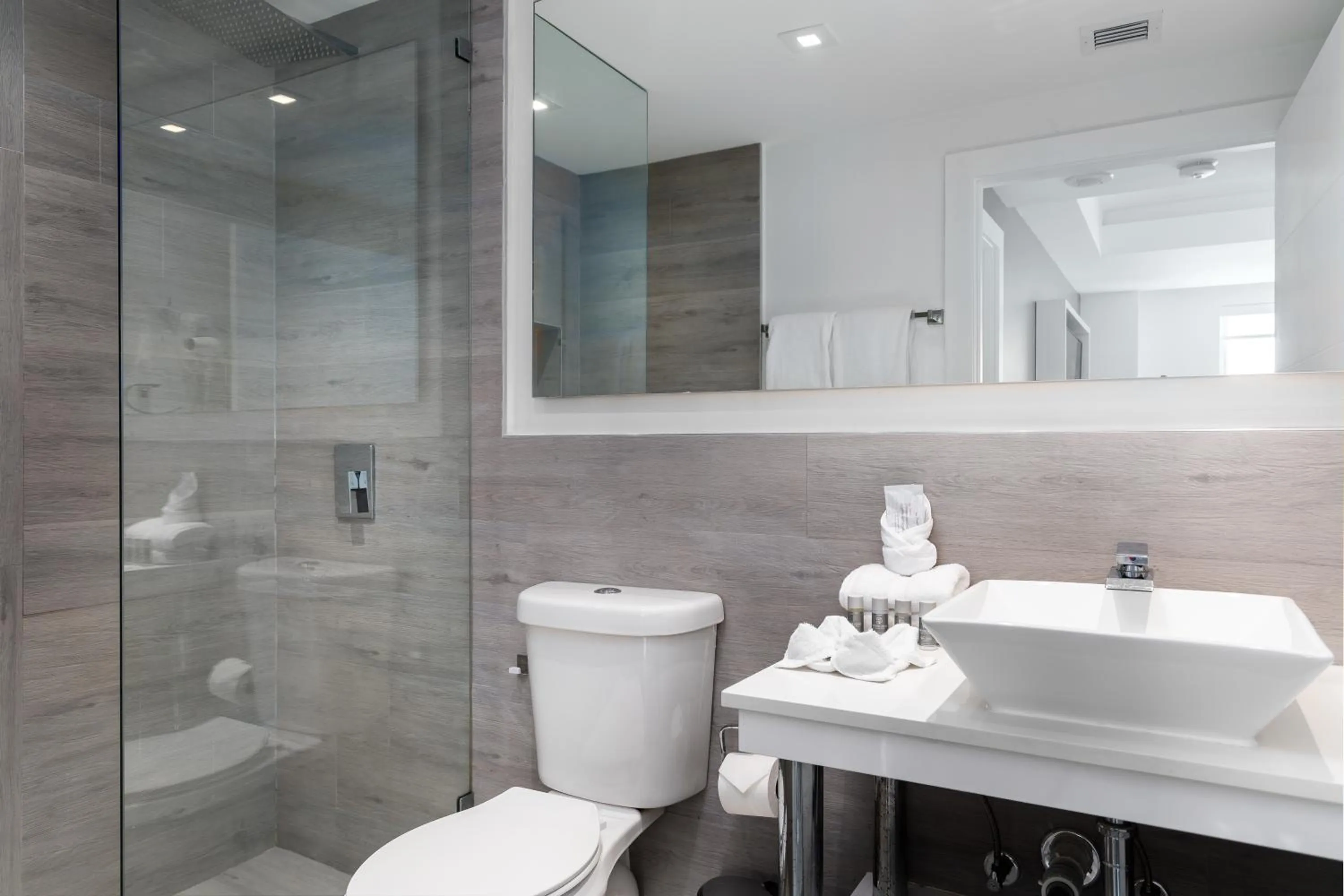 Bathroom in Fortune House Hotel Suites