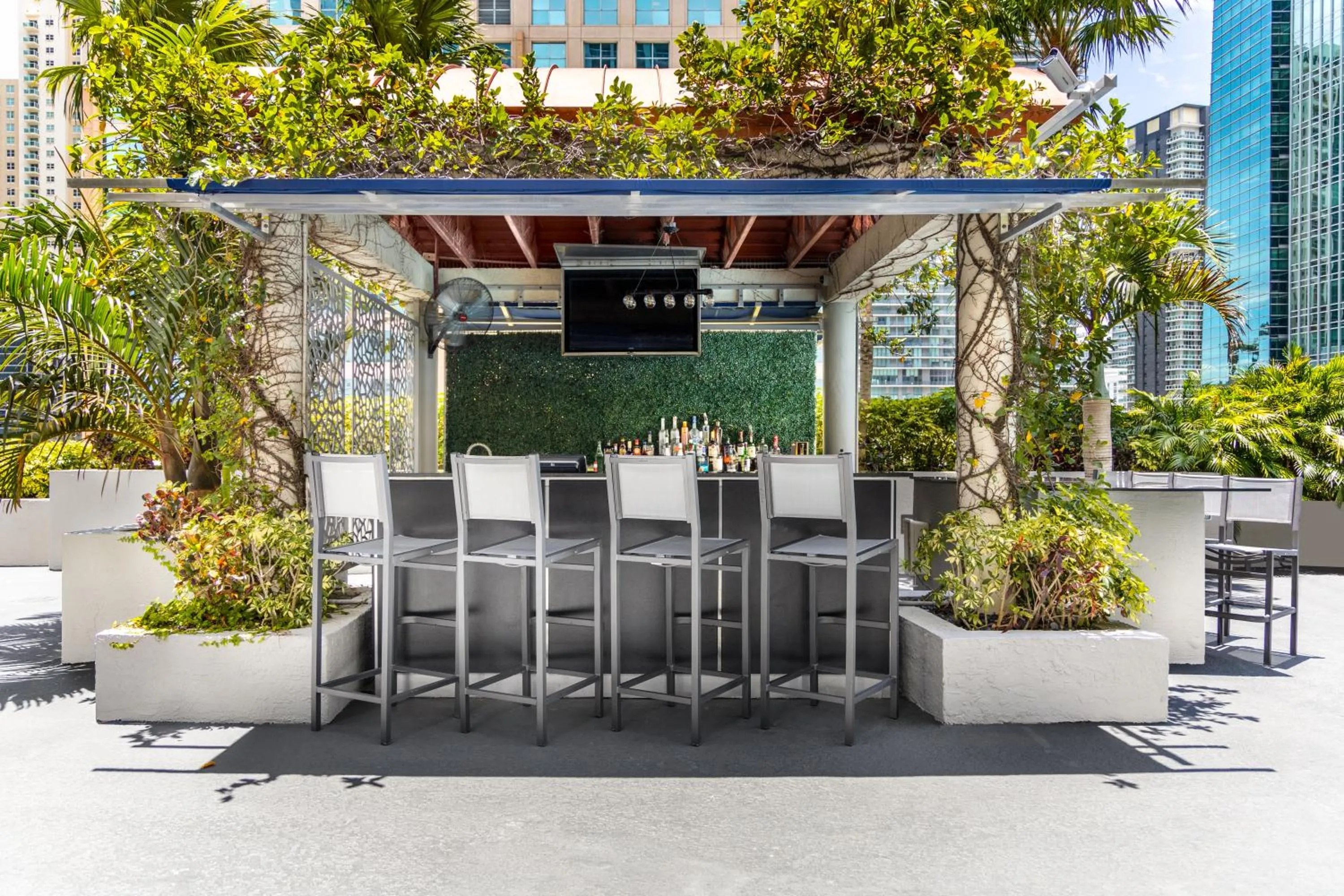 Lounge or bar in Fortune House Hotel Suites