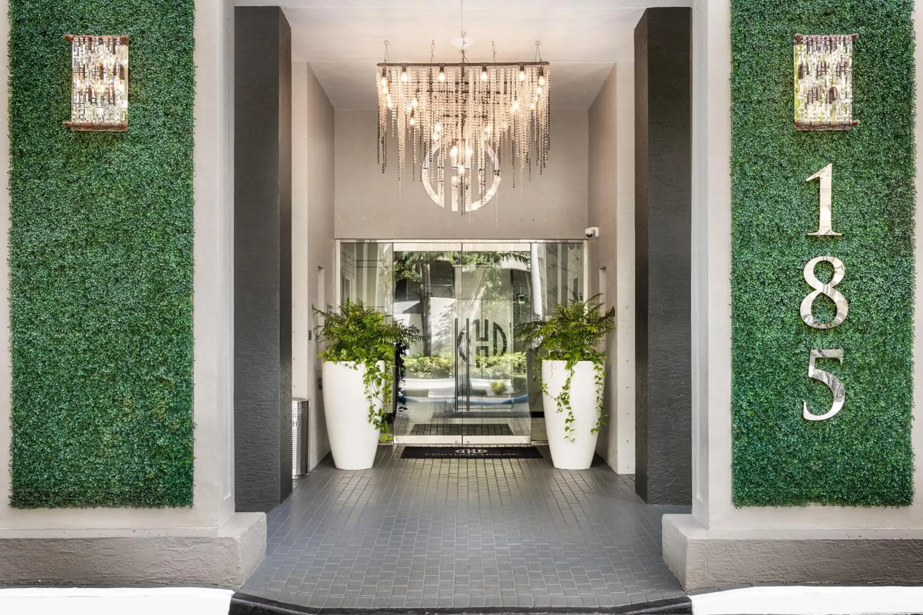 Facade/entrance in Fortune House Hotel Suites Facade/entrance in Fortune House Hotel Suites