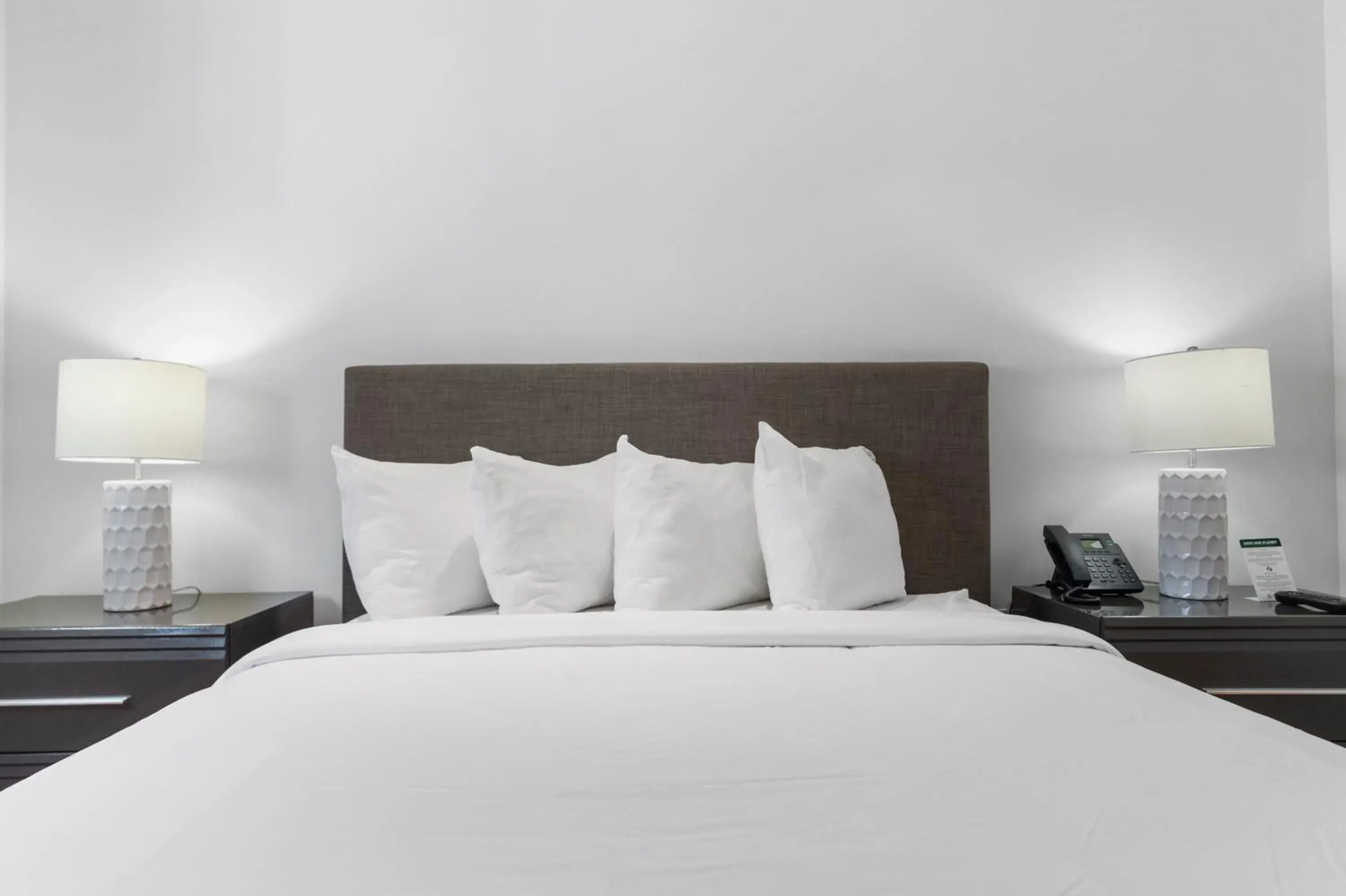 Bed in Fortune House Hotel Suites Bed in Fortune House Hotel Suites