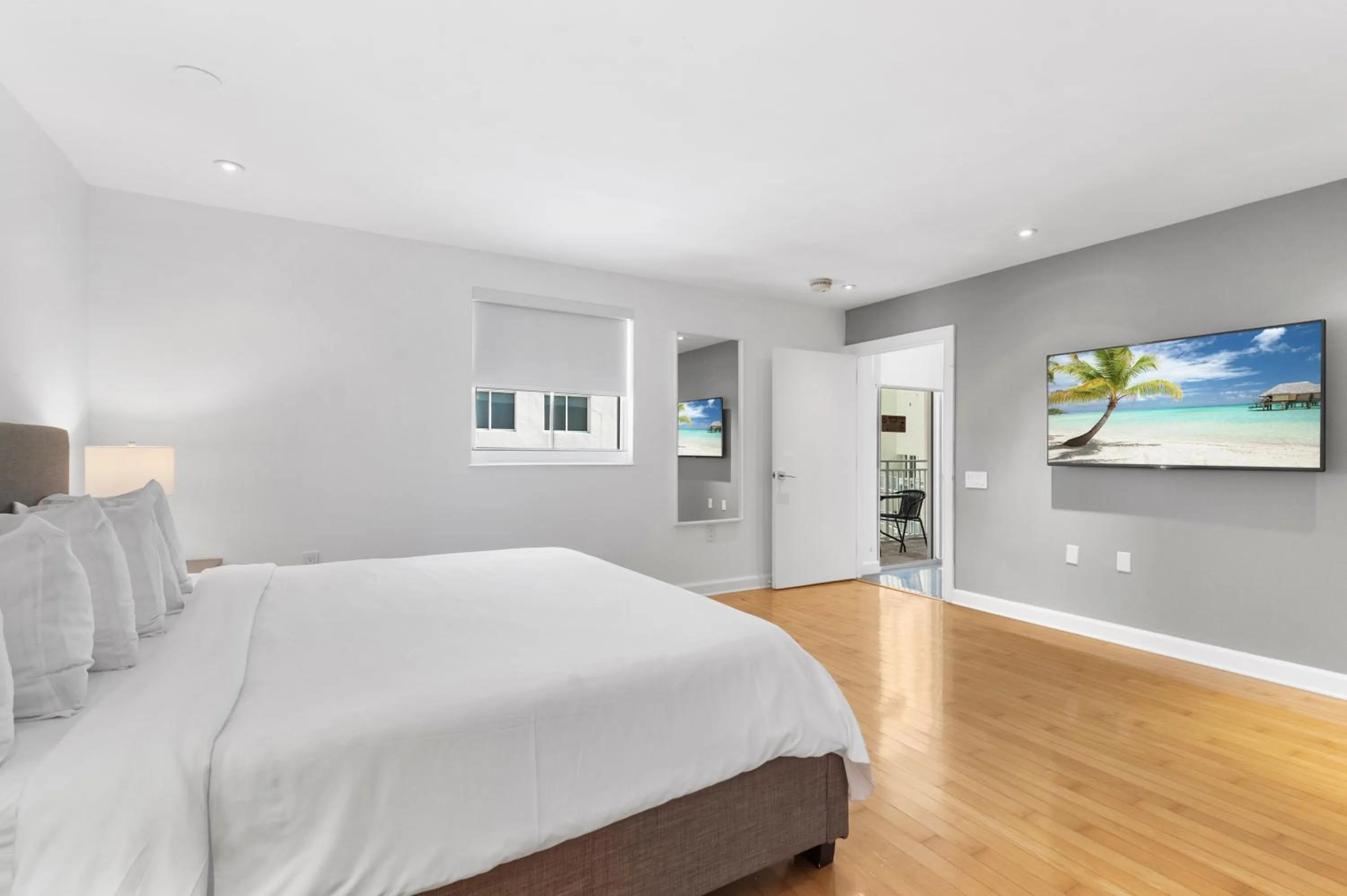 Bed in Fortune House Hotel Suites