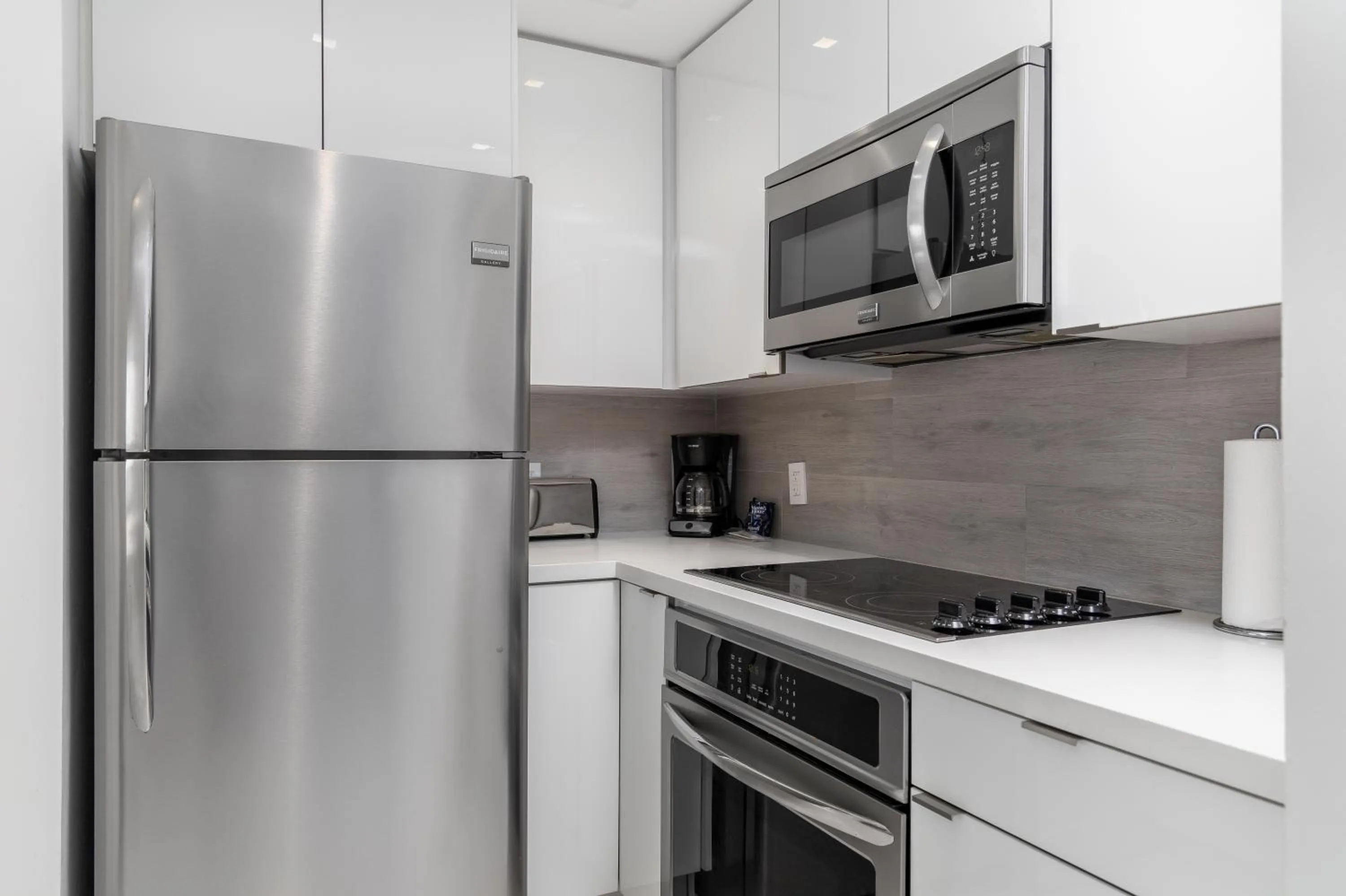 Kitchen or kitchenette in Fortune House Hotel Suites