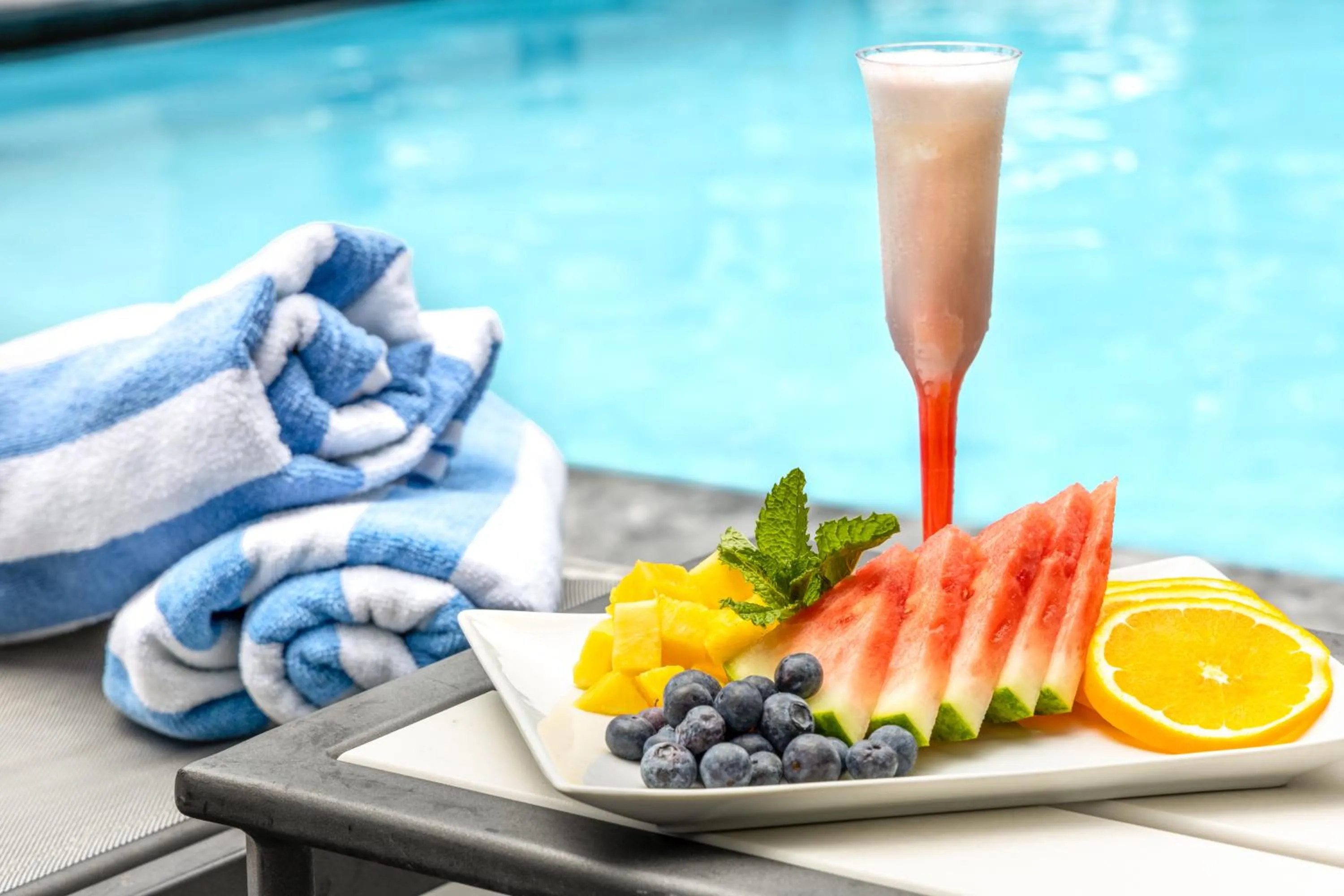 Swimming pool in Fortune House Hotel Suites